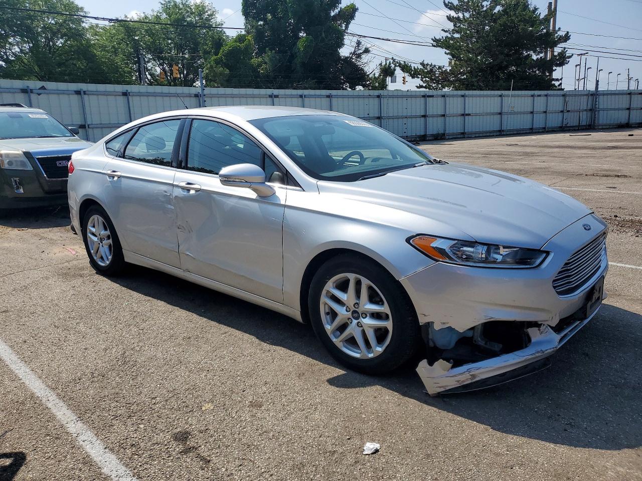 2015 Ford Fusion Se Серебряный vin: 3FA6P0H77FR125695