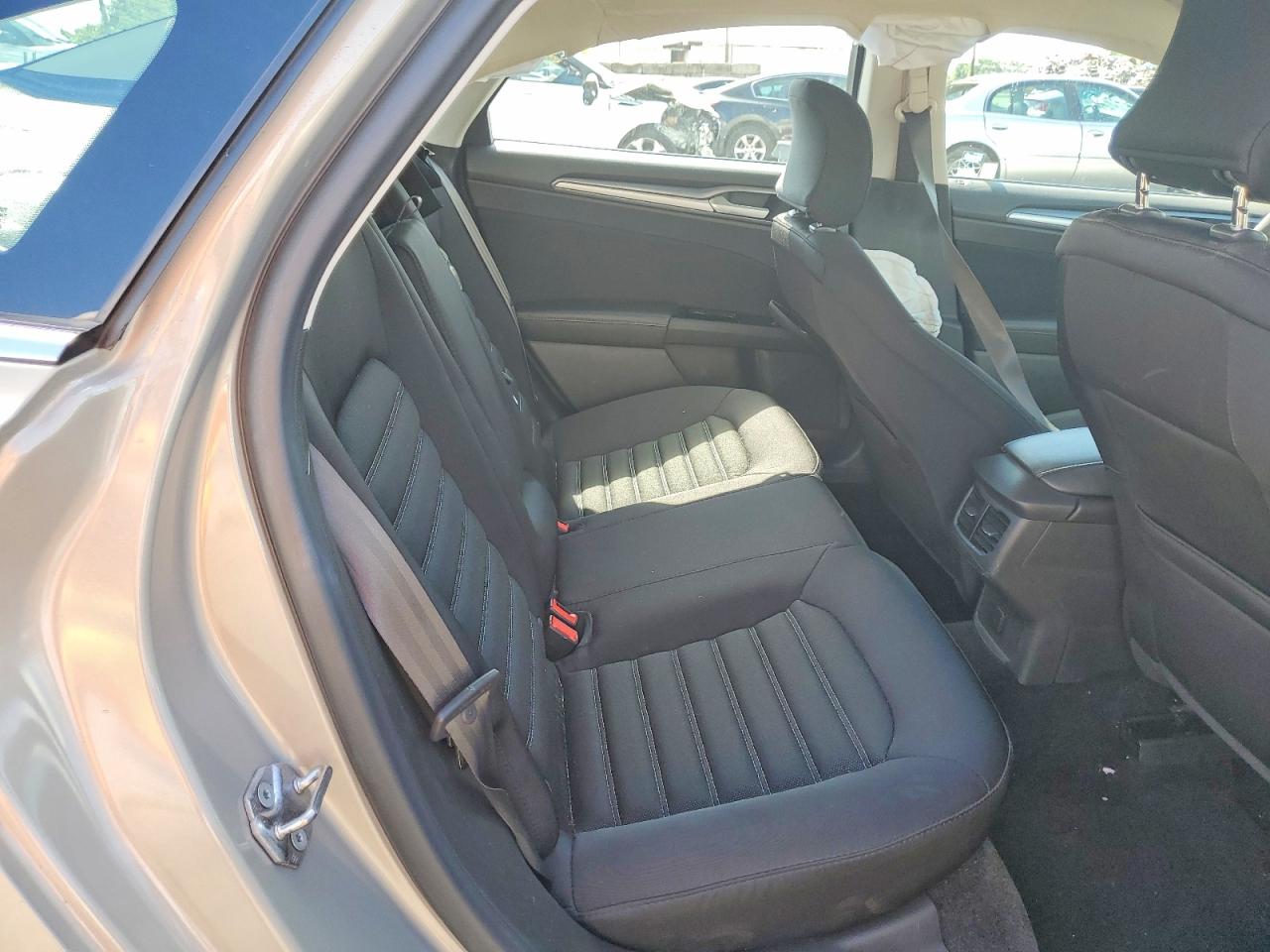 2015 Ford Fusion Se Beige vin: 3FA6P0H77FR188408