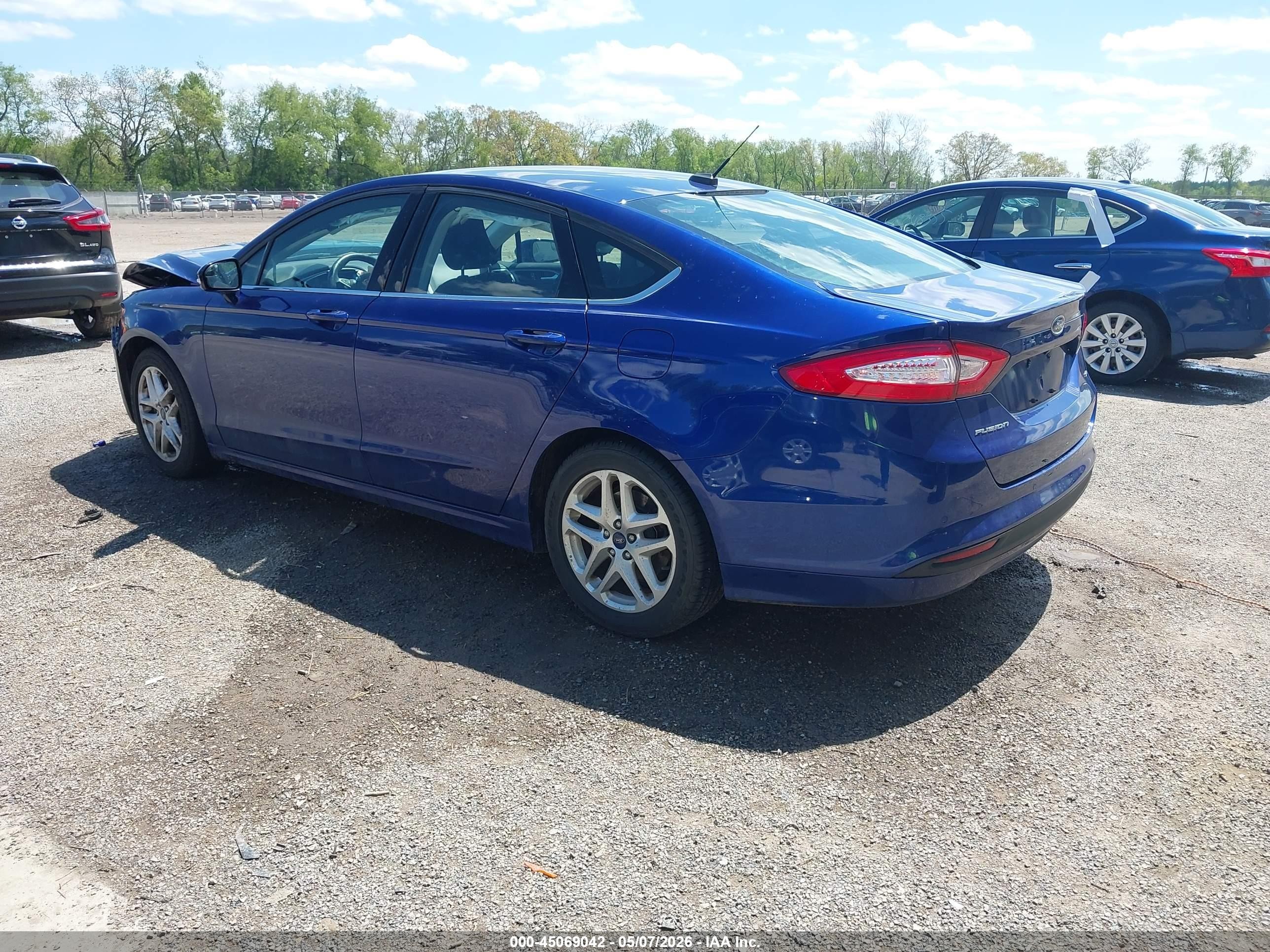 2015 Ford Fusion Se Синий vin: 3FA6P0H77FR230737