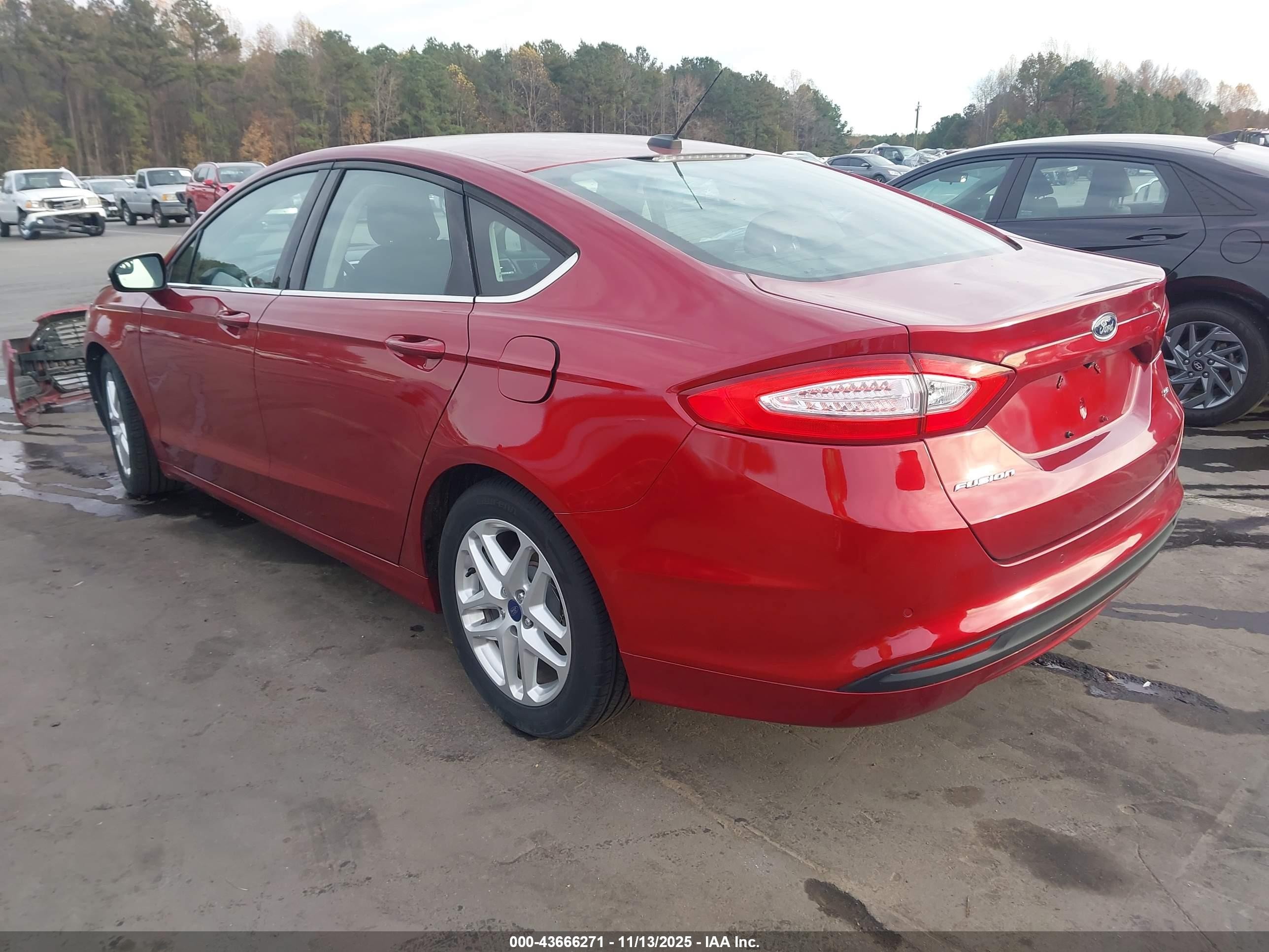 2015 Ford Fusion Se Red vin: 3FA6P0H77FR231225