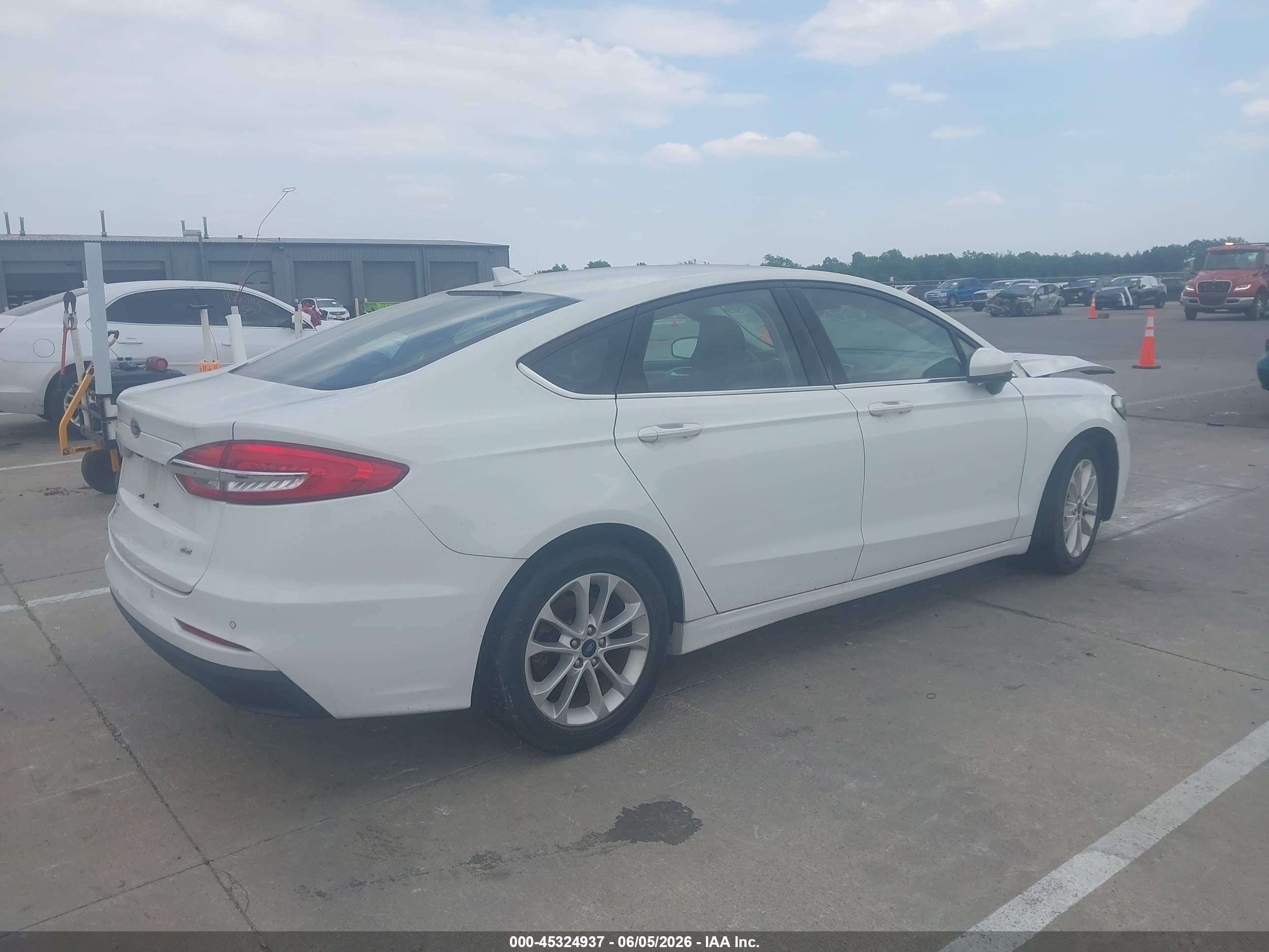 2019 Ford Fusion Se White vin: 3FA6P0H77KR210076