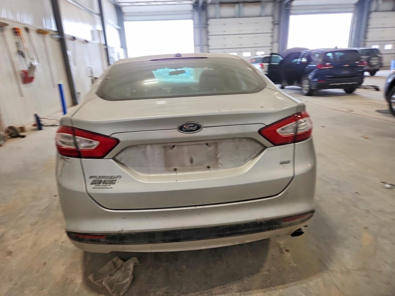 2014 Ford Fusion Se Серебряный vin: 3FA6P0H78ER112825