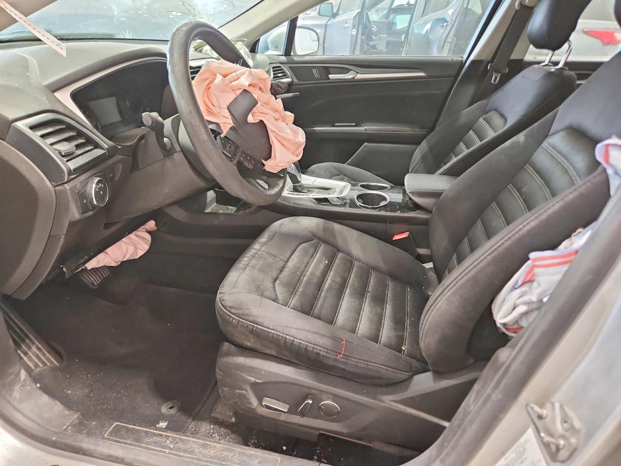 2014 Ford Fusion Se Серебряный vin: 3FA6P0H78ER112825