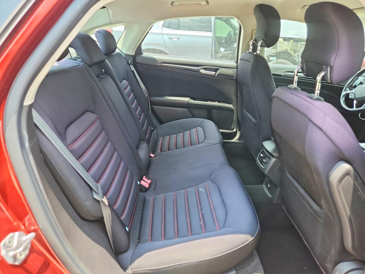 2014 Ford Fusion Se Red vin: 3FA6P0H78ER303743