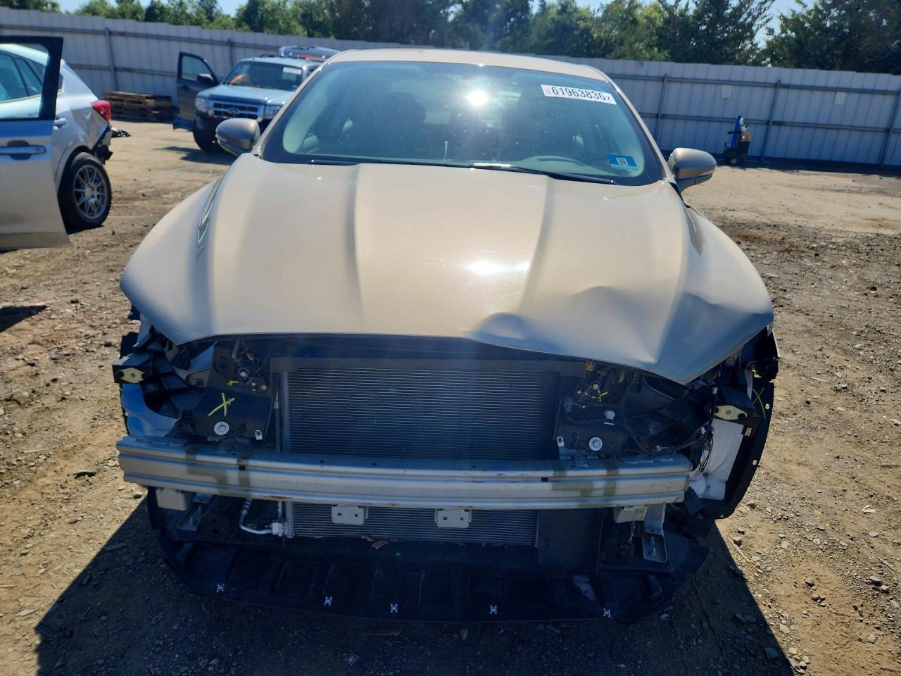 2015 Ford Fusion Se Желто-коричневый vin: 3FA6P0H78FR122353