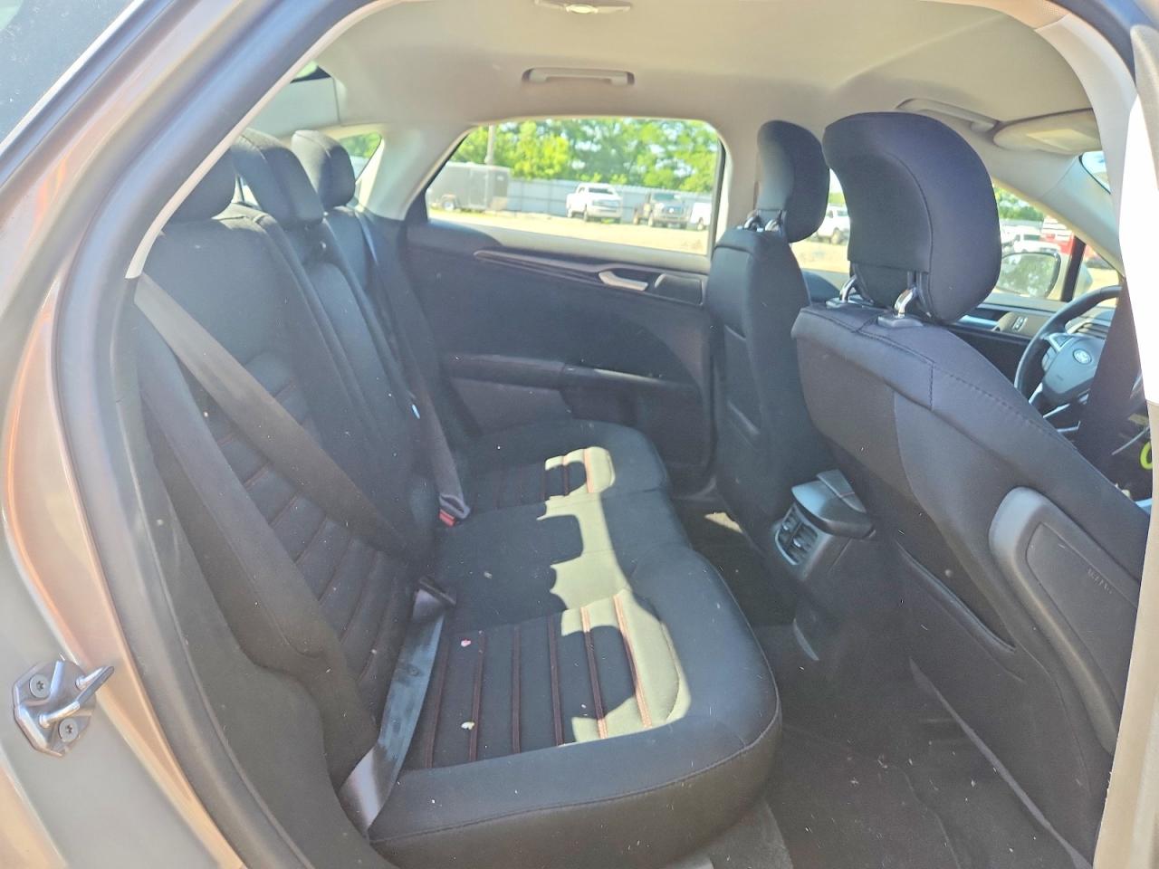 2015 Ford Fusion Se Желто-коричневый vin: 3FA6P0H78FR122353