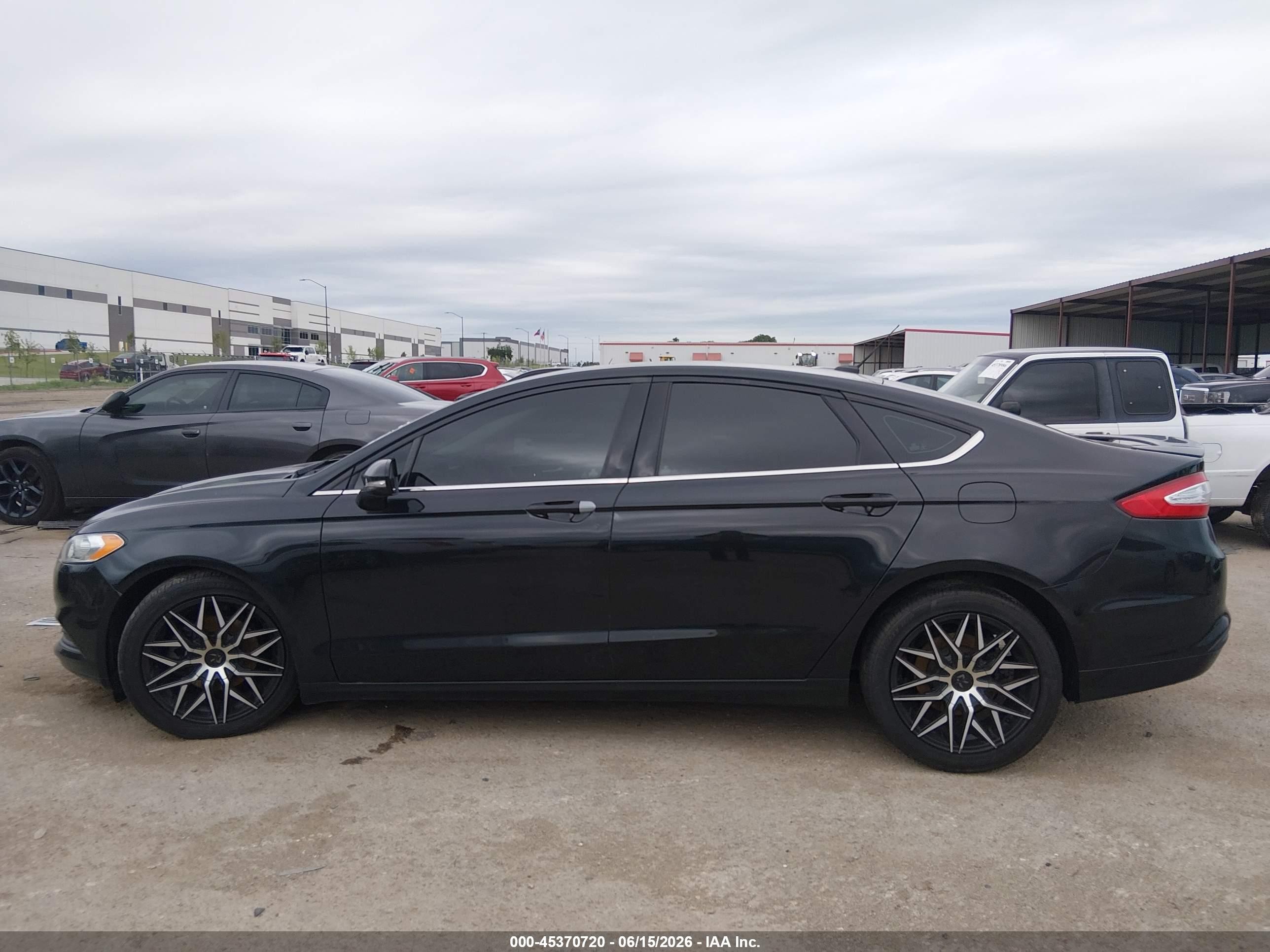 2015 Ford Fusion Se Черный vin: 3FA6P0H78FR239267