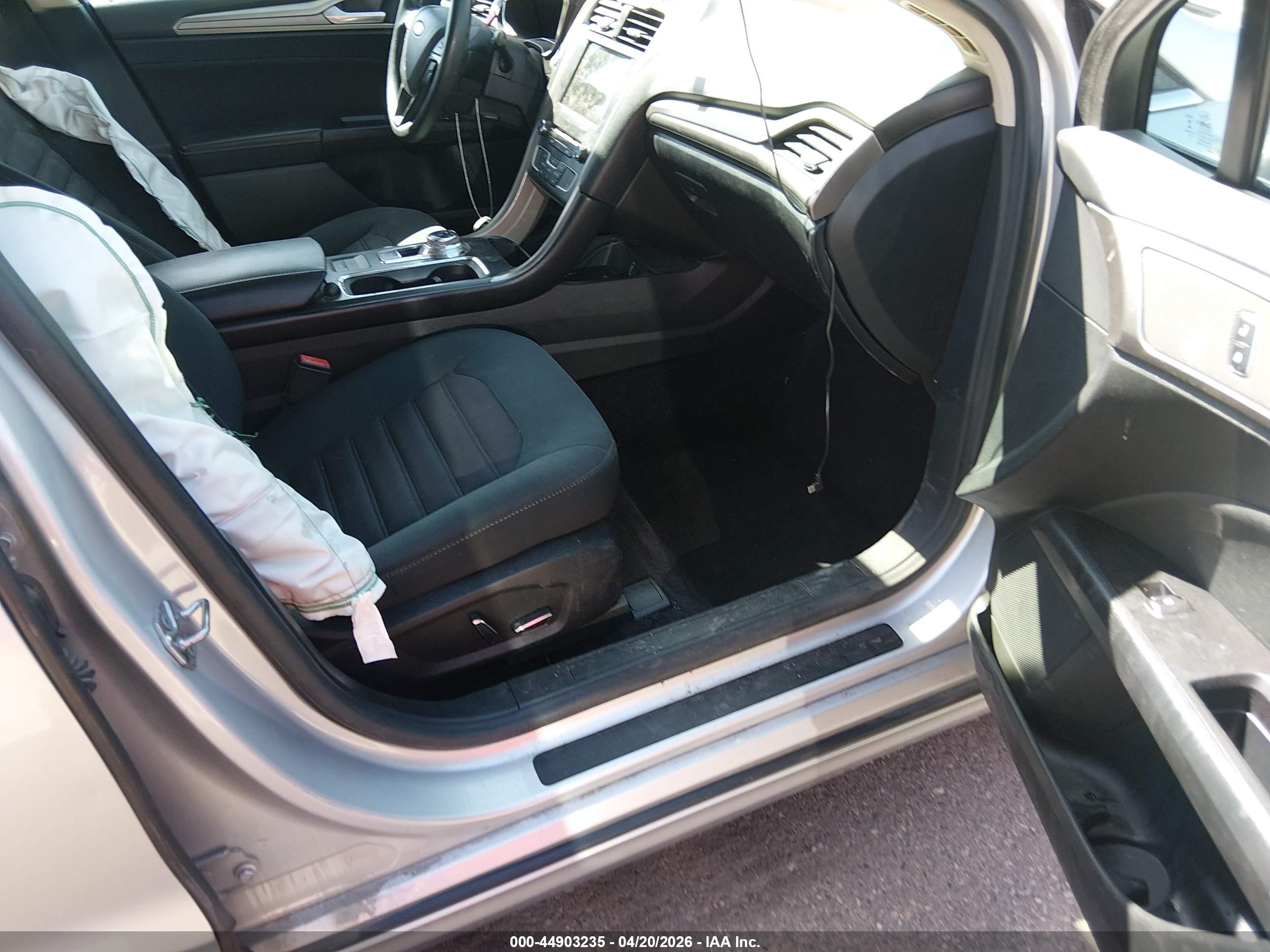 2017 Ford Fusion Se Silver vin: 3FA6P0H78HR145845