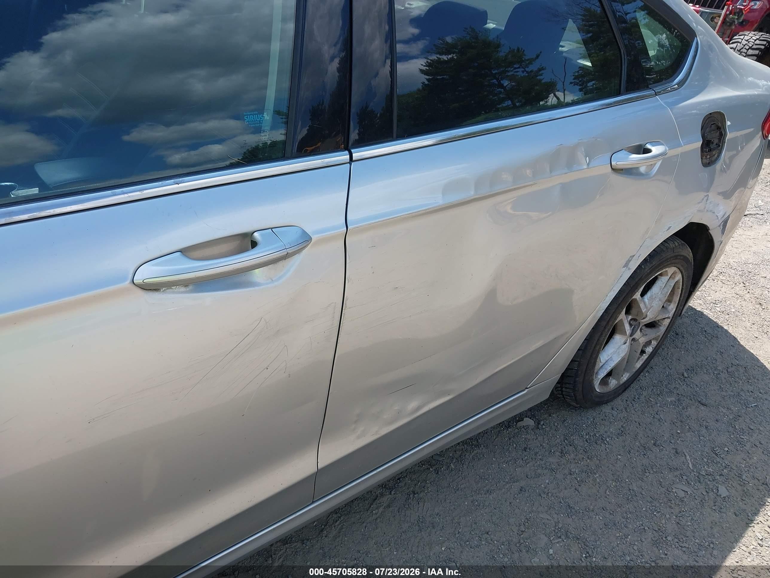 2014 Ford Fusion Se Silver vin: 3FA6P0H79ER196332