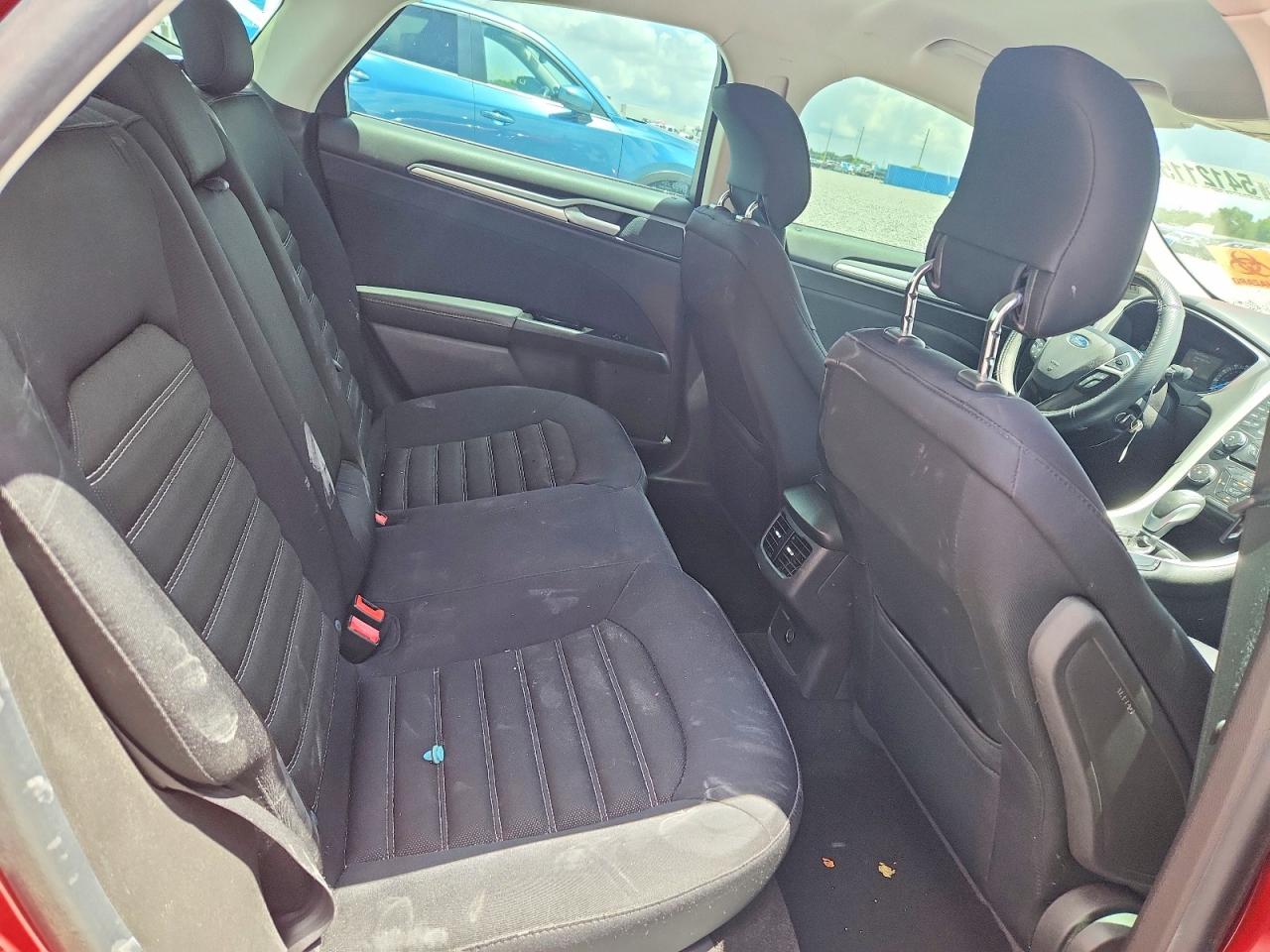 2014 Ford Fusion Se Red vin: 3FA6P0H79ER304187