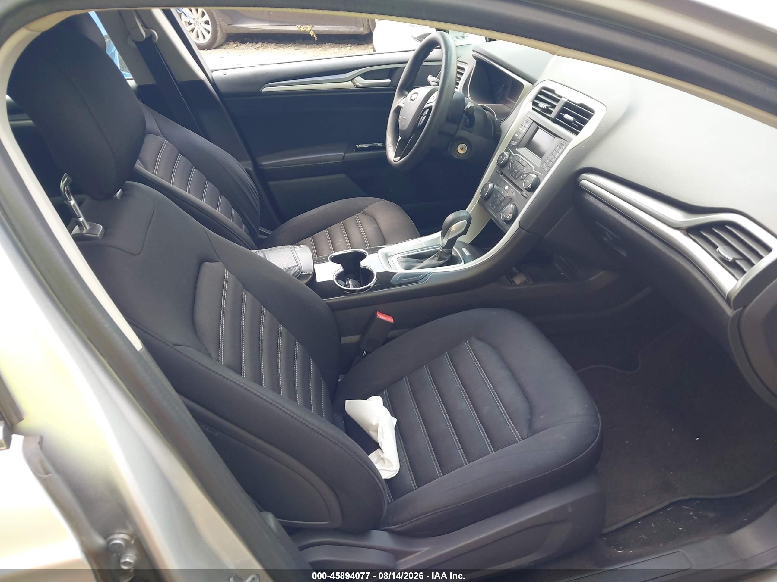 2014 Ford Fusion Se Серебряный vin: 3FA6P0H79ER326786