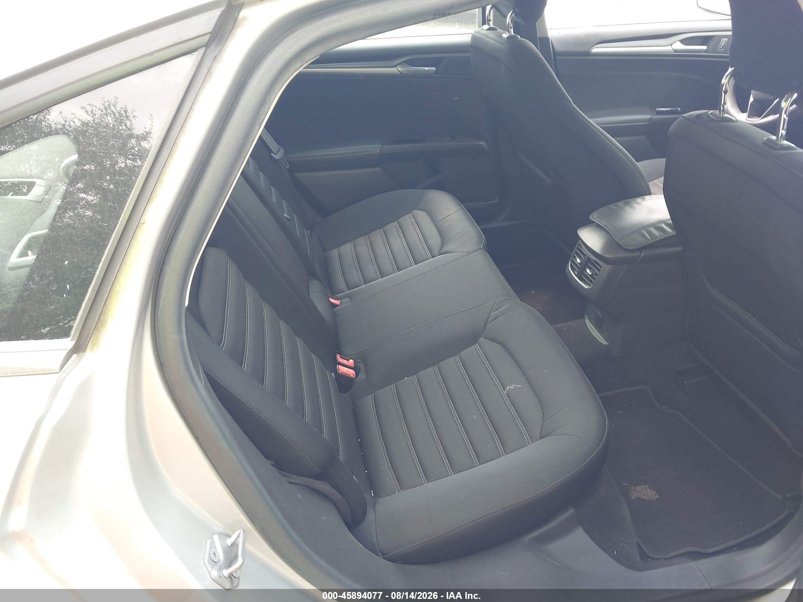 2014 Ford Fusion Se Серебряный vin: 3FA6P0H79ER326786