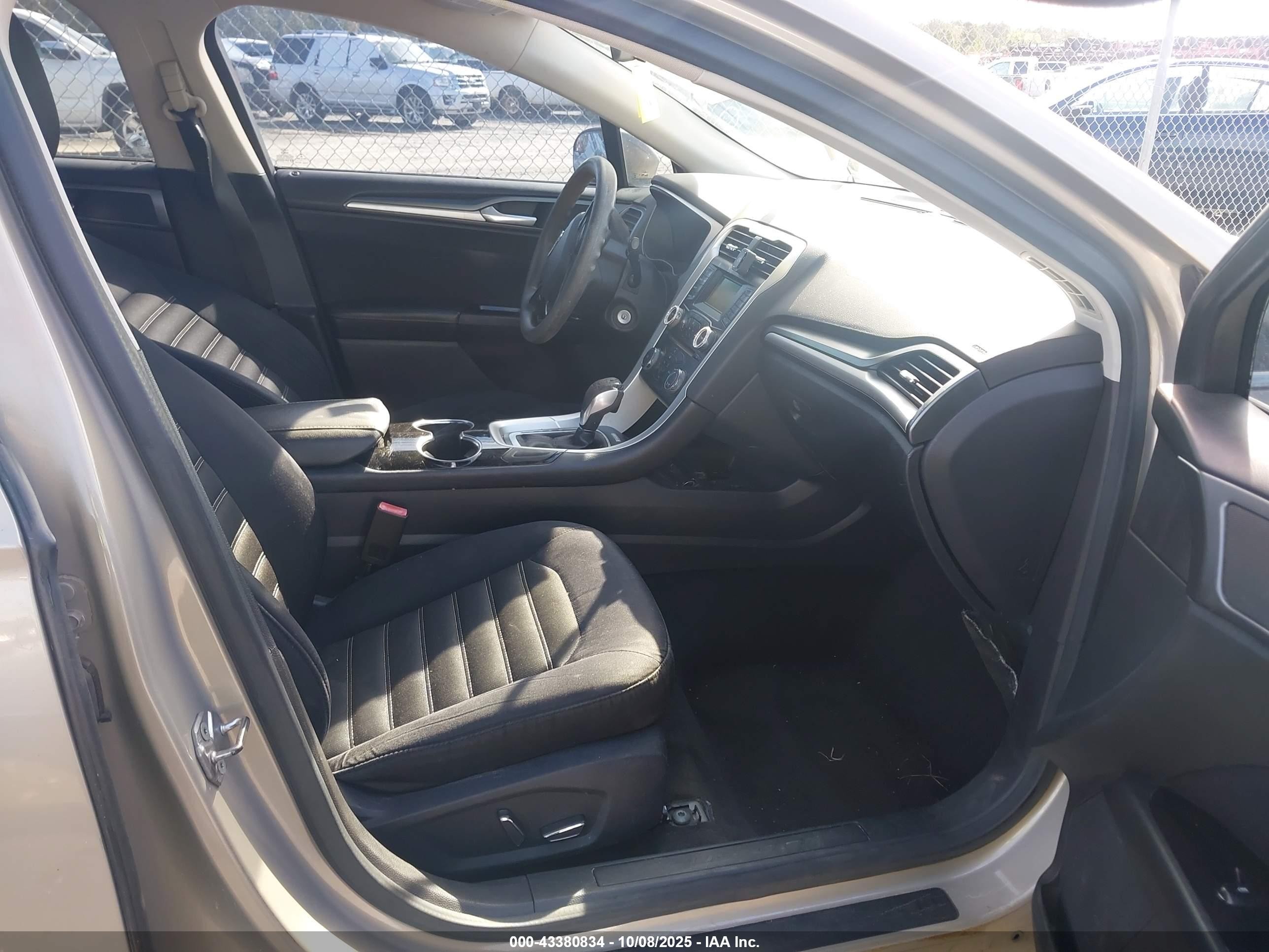 2015 Ford Fusion Se Gold vin: 3FA6P0H79FR123186