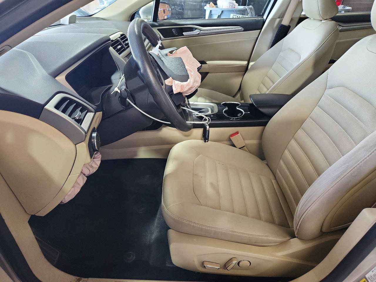2015 Ford Fusion Se Tan vin: 3FA6P0H79FR228083