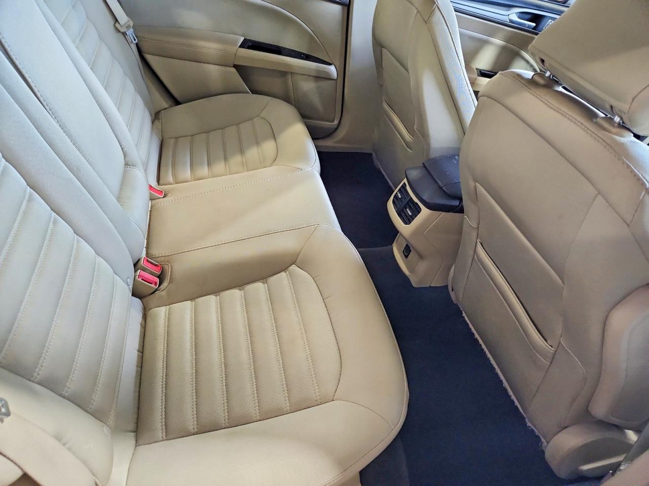 2015 Ford Fusion Se Tan vin: 3FA6P0H79FR228083