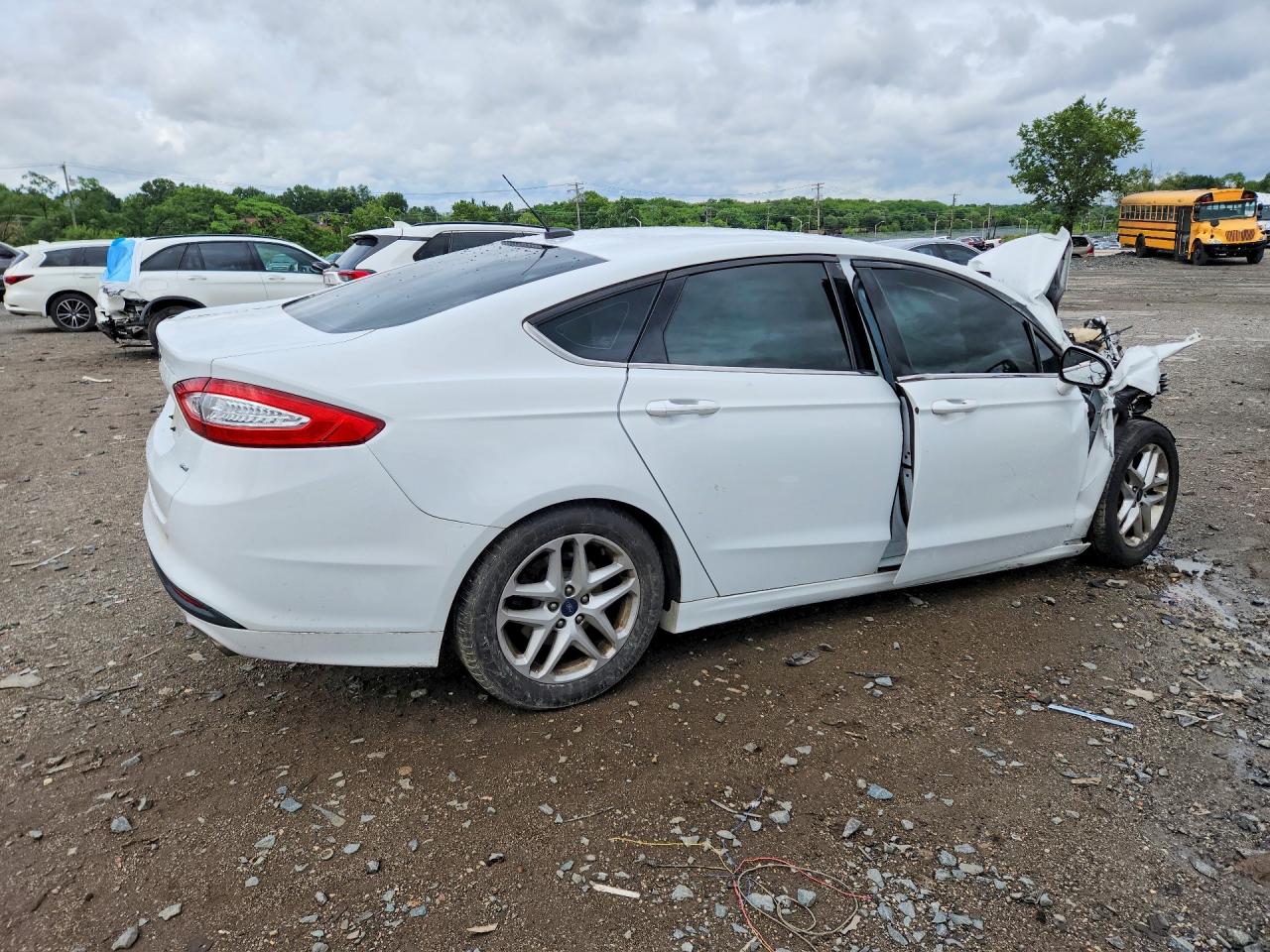2013 Ford Fusion Se Белый vin: 3FA6P0H7XDR386591