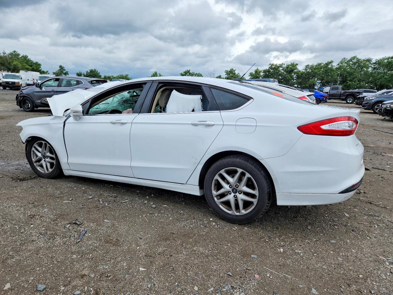 2013 Ford Fusion Se Белый vin: 3FA6P0H7XDR386591