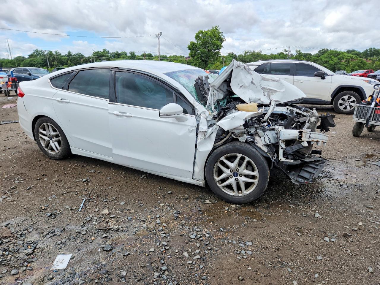 2013 Ford Fusion Se Белый vin: 3FA6P0H7XDR386591