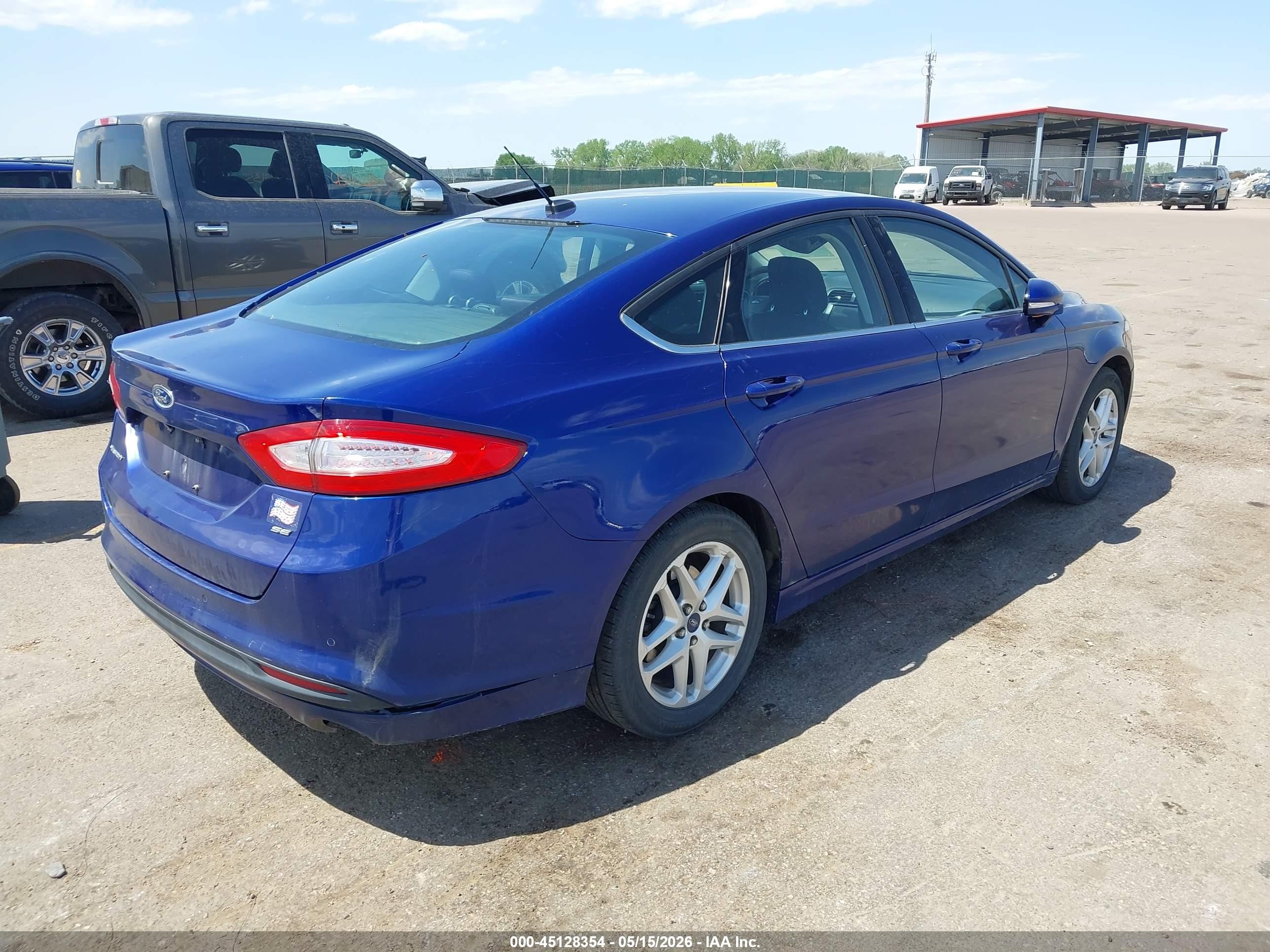 2014 Ford Fusion Se Синий vin: 3FA6P0H7XER135913