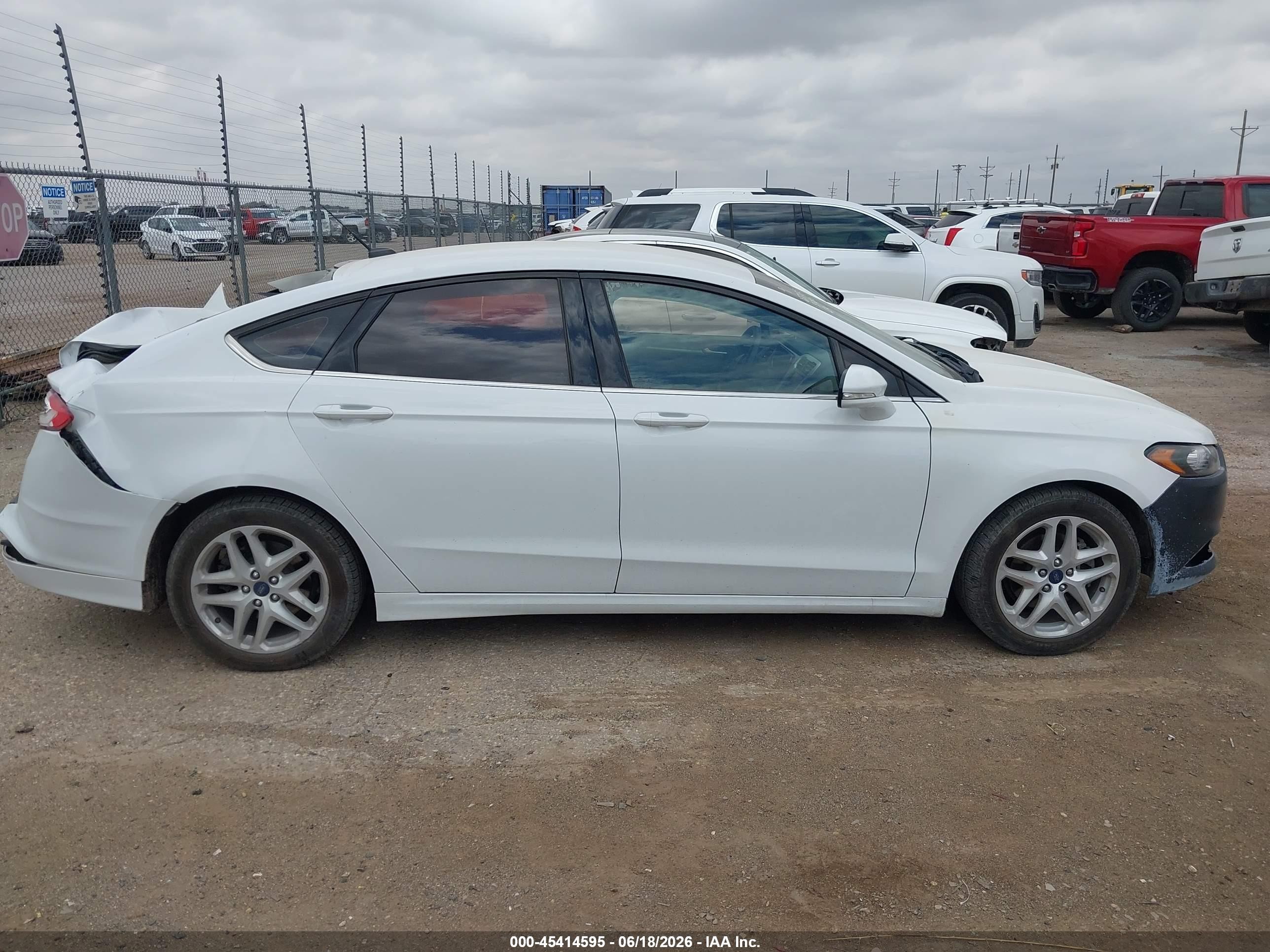 2014 Ford Fusion Se Белый vin: 3FA6P0H7XER363345