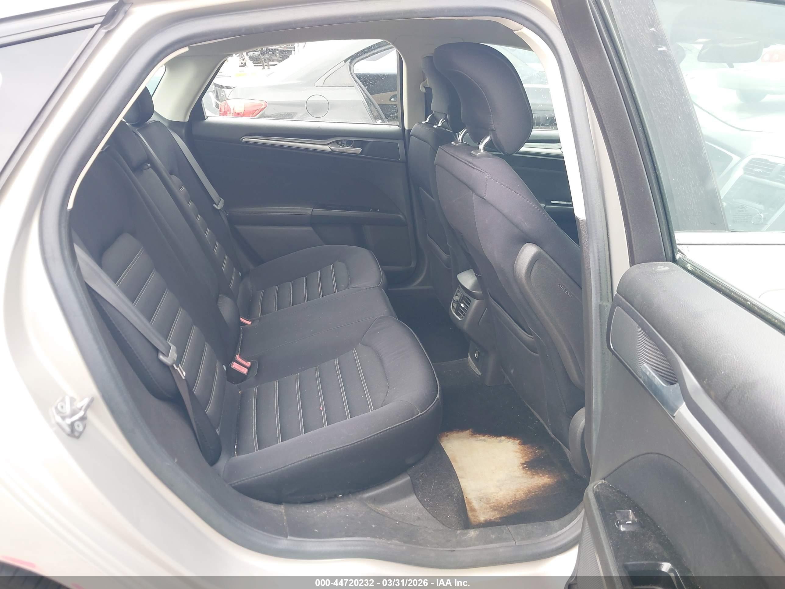 2015 Ford Fusion Se Champagne vin: 3FA6P0H7XFR128462
