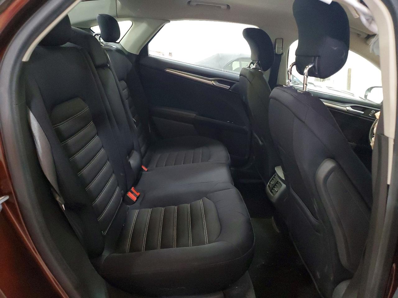 2015 Ford Fusion Se Красный vin: 3FA6P0H7XFR158691