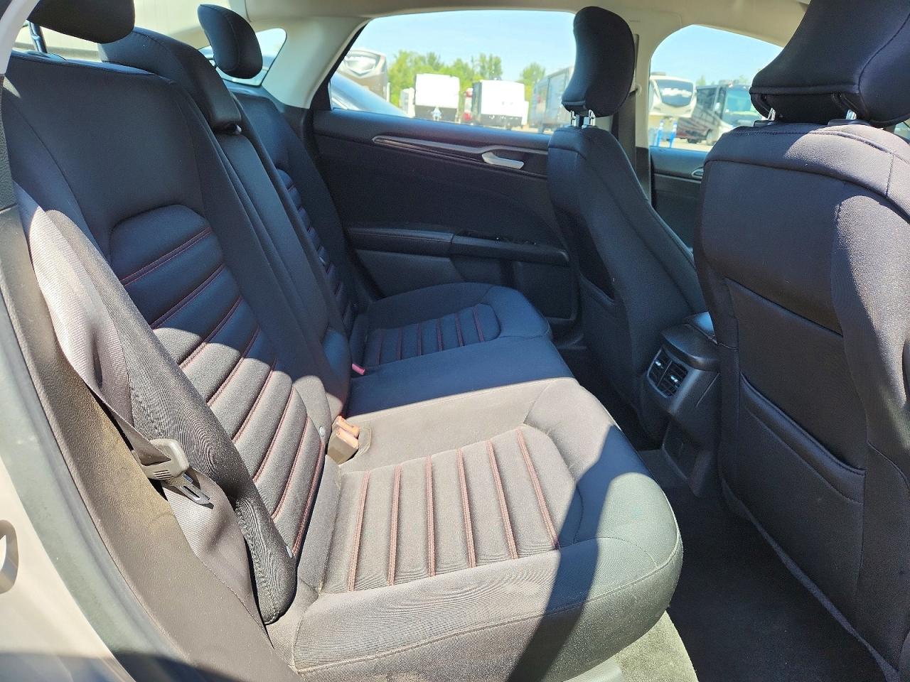 2015 Ford Fusion Se Beige vin: 3FA6P0H7XFR257690