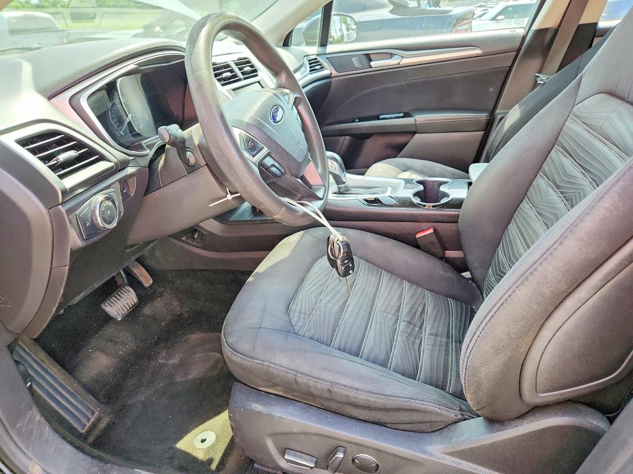 2016 Ford Fusion Se Черный vin: 3FA6P0H7XGR296491