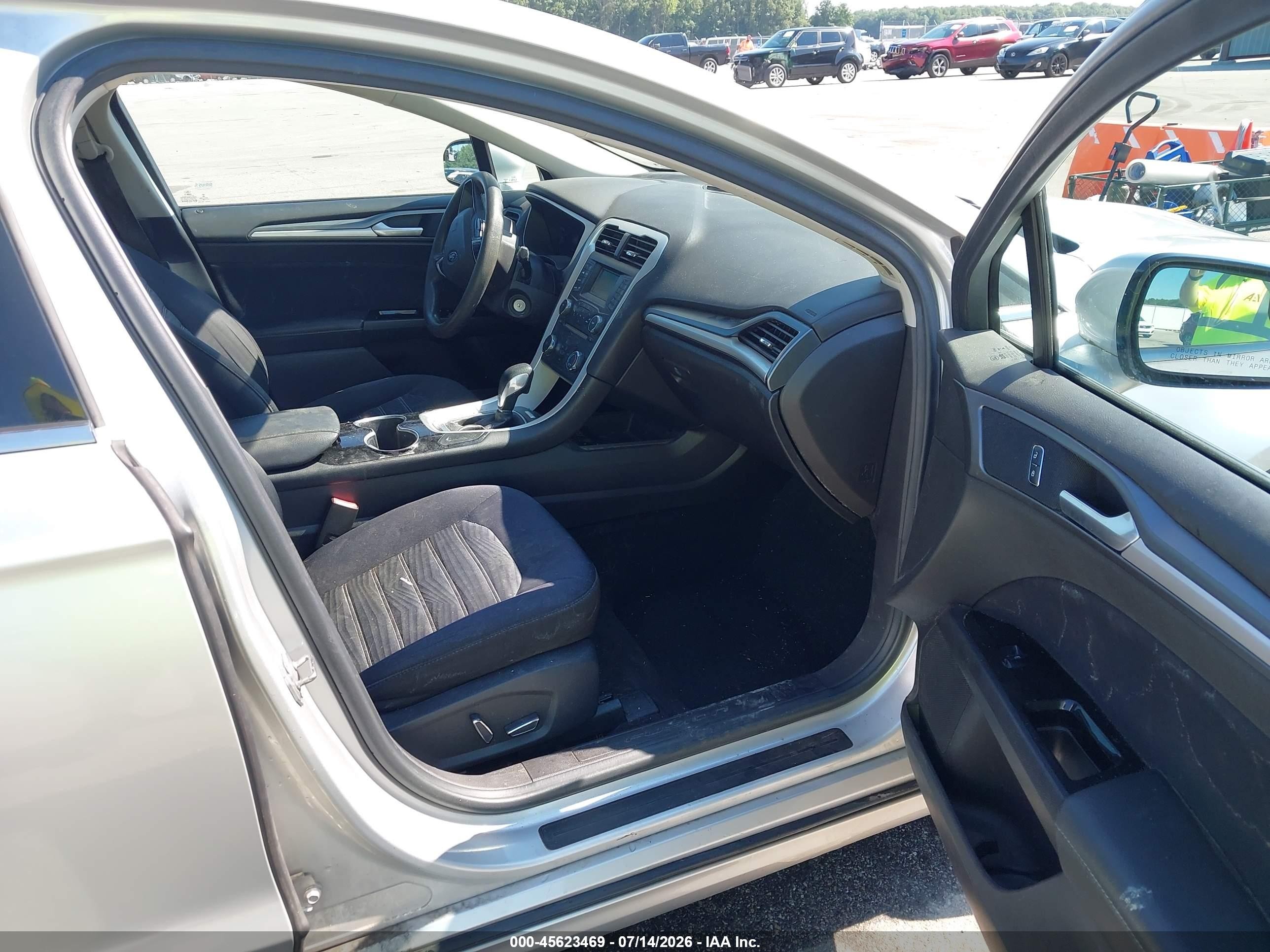 2016 Ford Fusion Se Серебряный vin: 3FA6P0H7XGR389513
