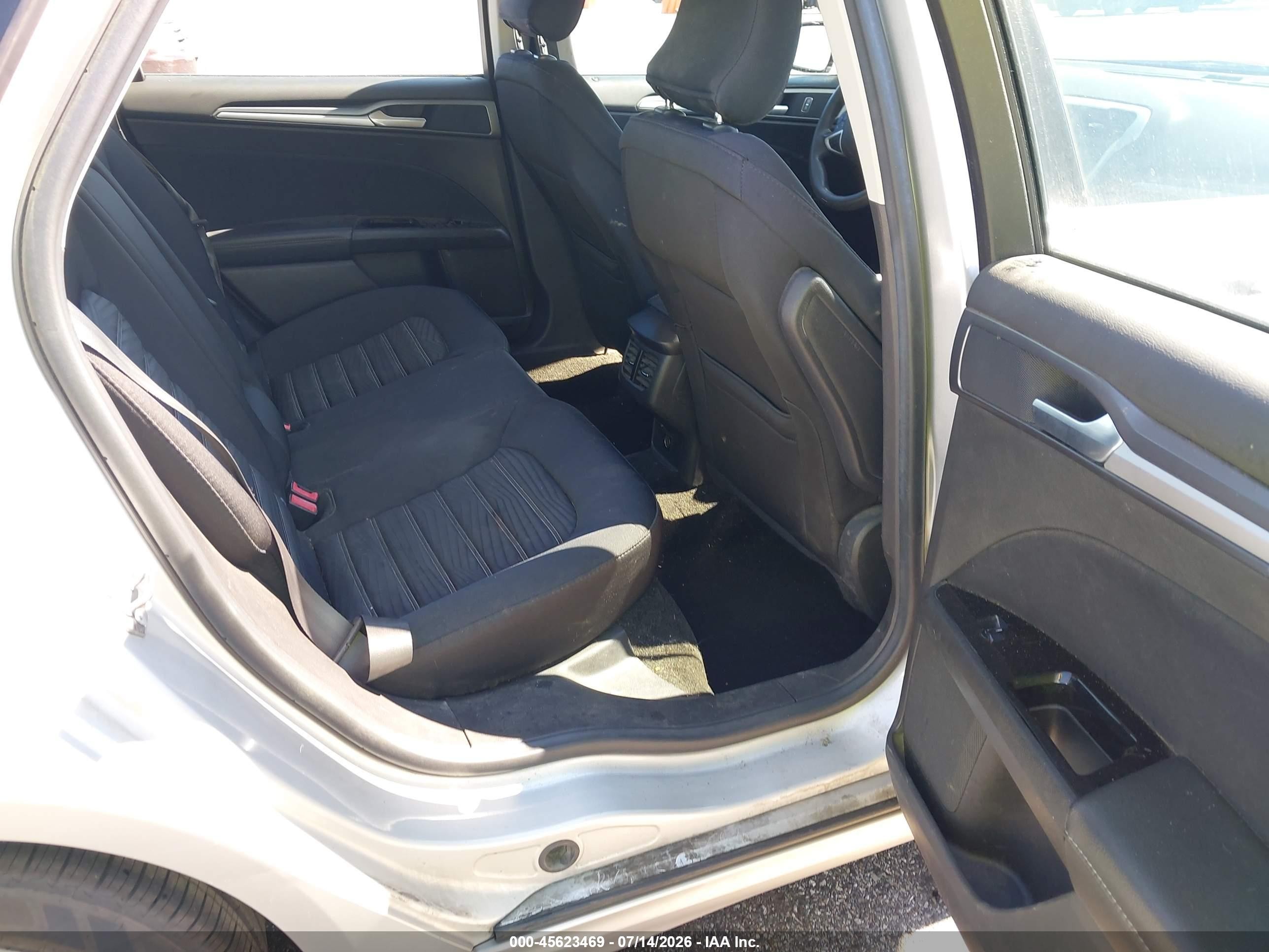 2016 Ford Fusion Se Серебряный vin: 3FA6P0H7XGR389513