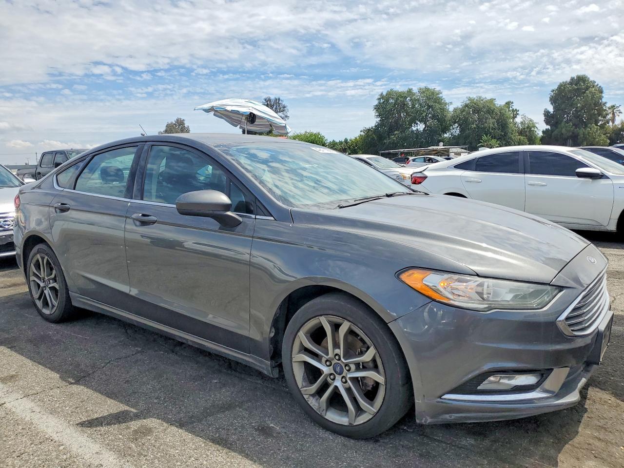 2017 Ford Fusion Se Gray vin: 3FA6P0H7XHR299540