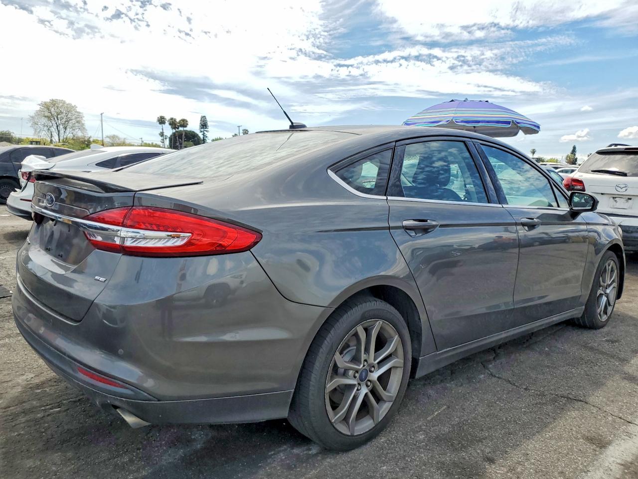 2017 Ford Fusion Se Gray vin: 3FA6P0H7XHR299540