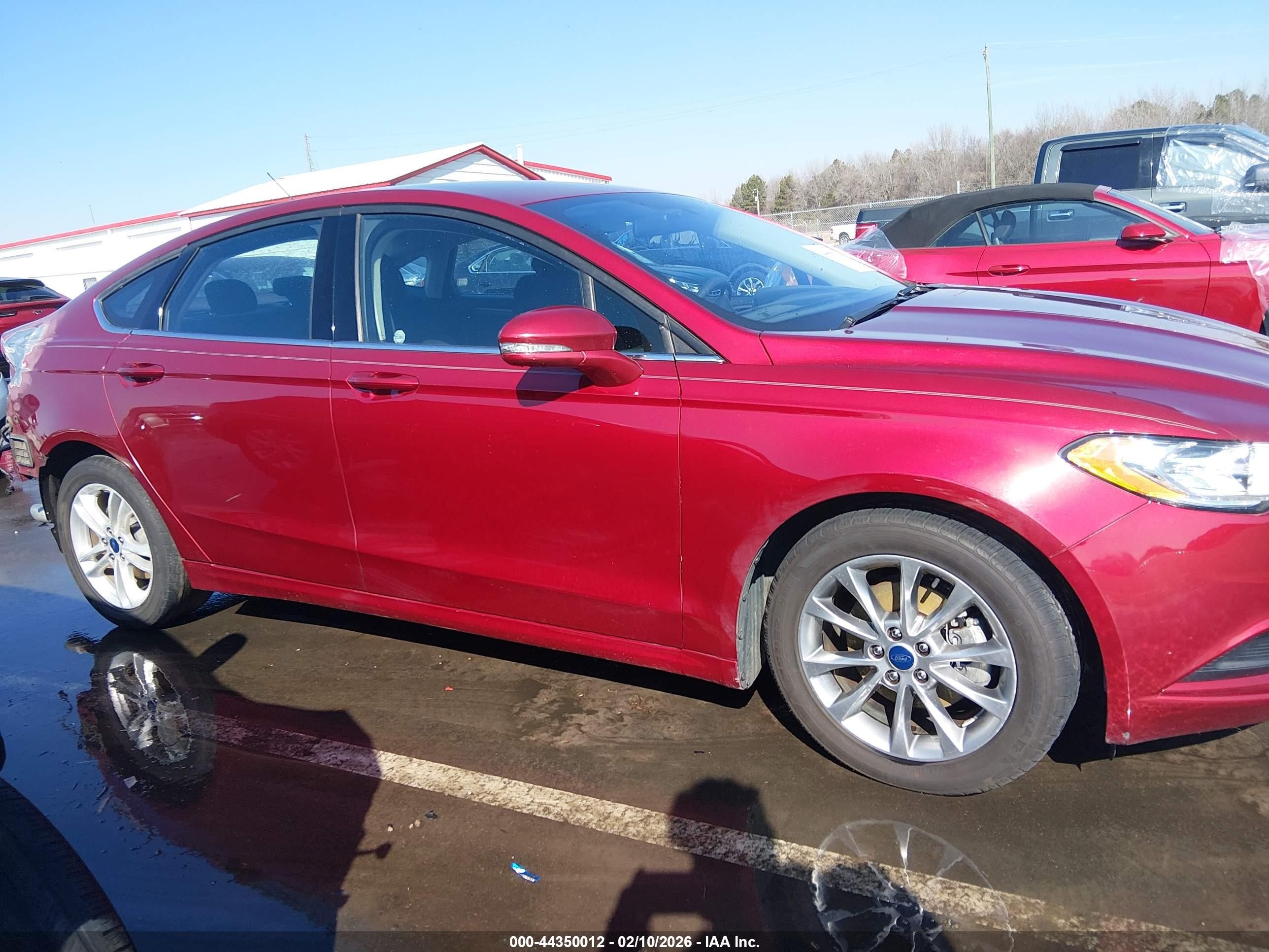 2017 Ford Fusion Se Красный vin: 3FA6P0H7XHR346095
