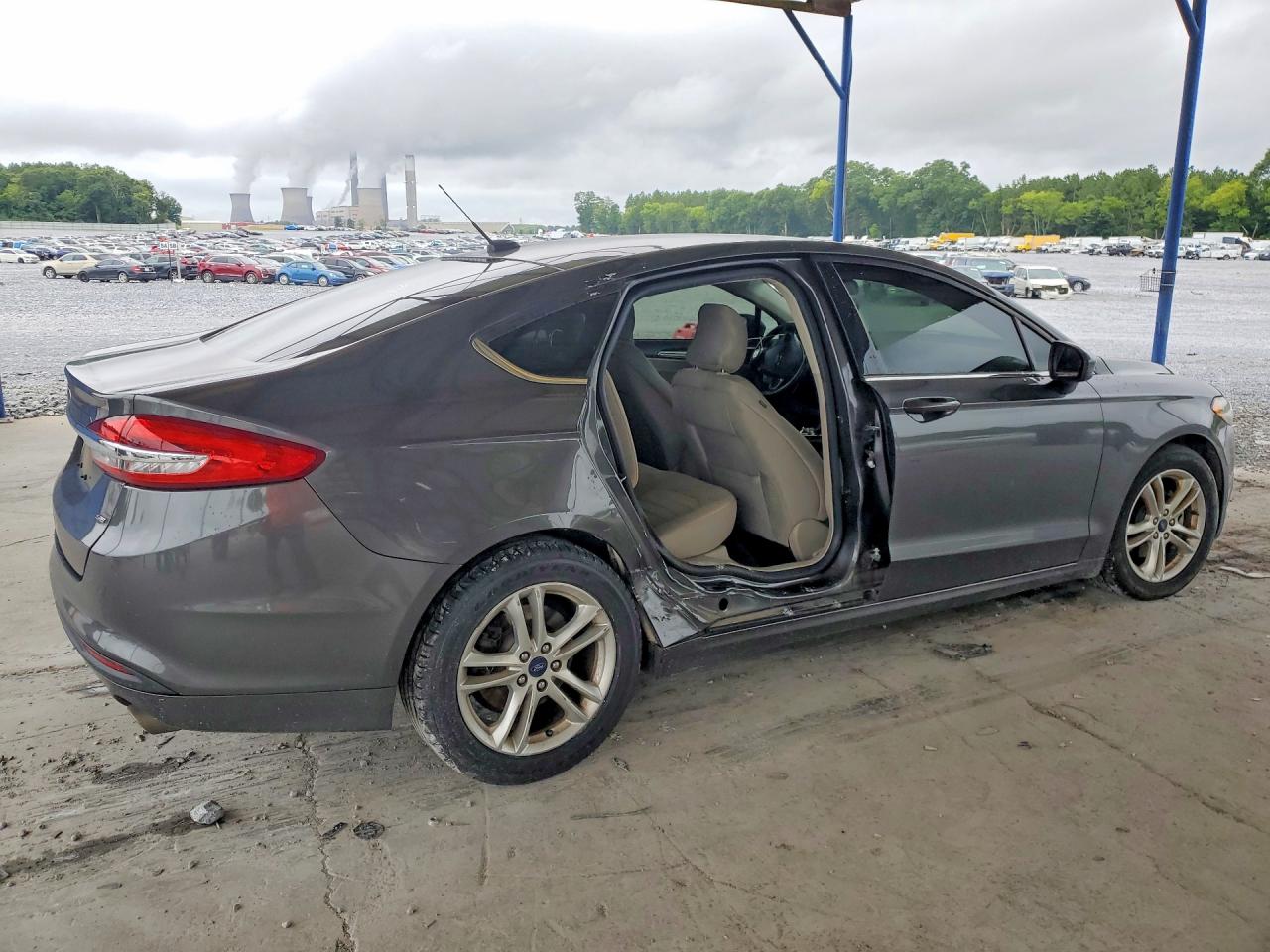 2018 Ford Fusion Se Серый vin: 3FA6P0H7XJR104199