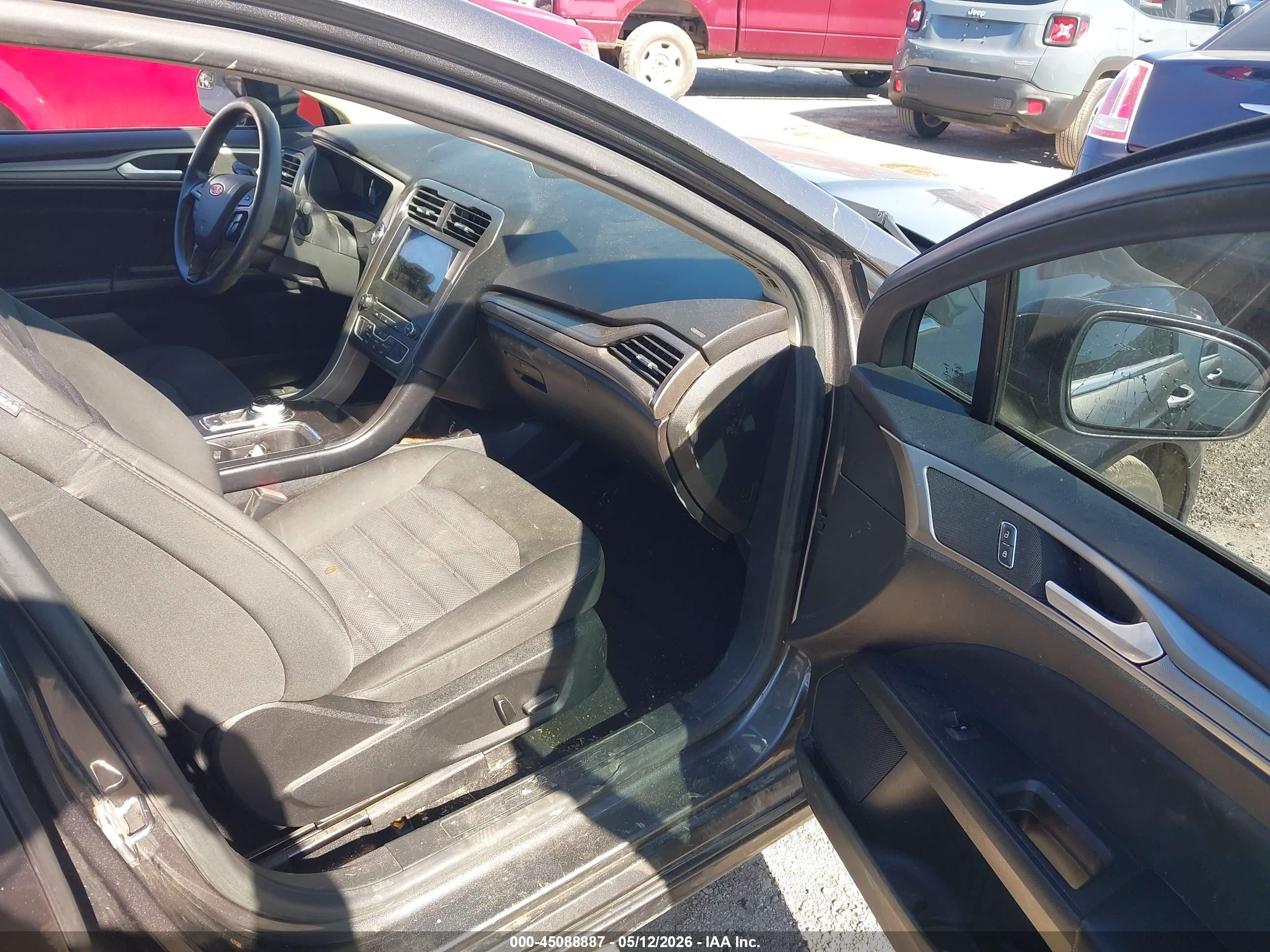 2018 Ford Fusion Se Gray vin: 3FA6P0H7XJR203573