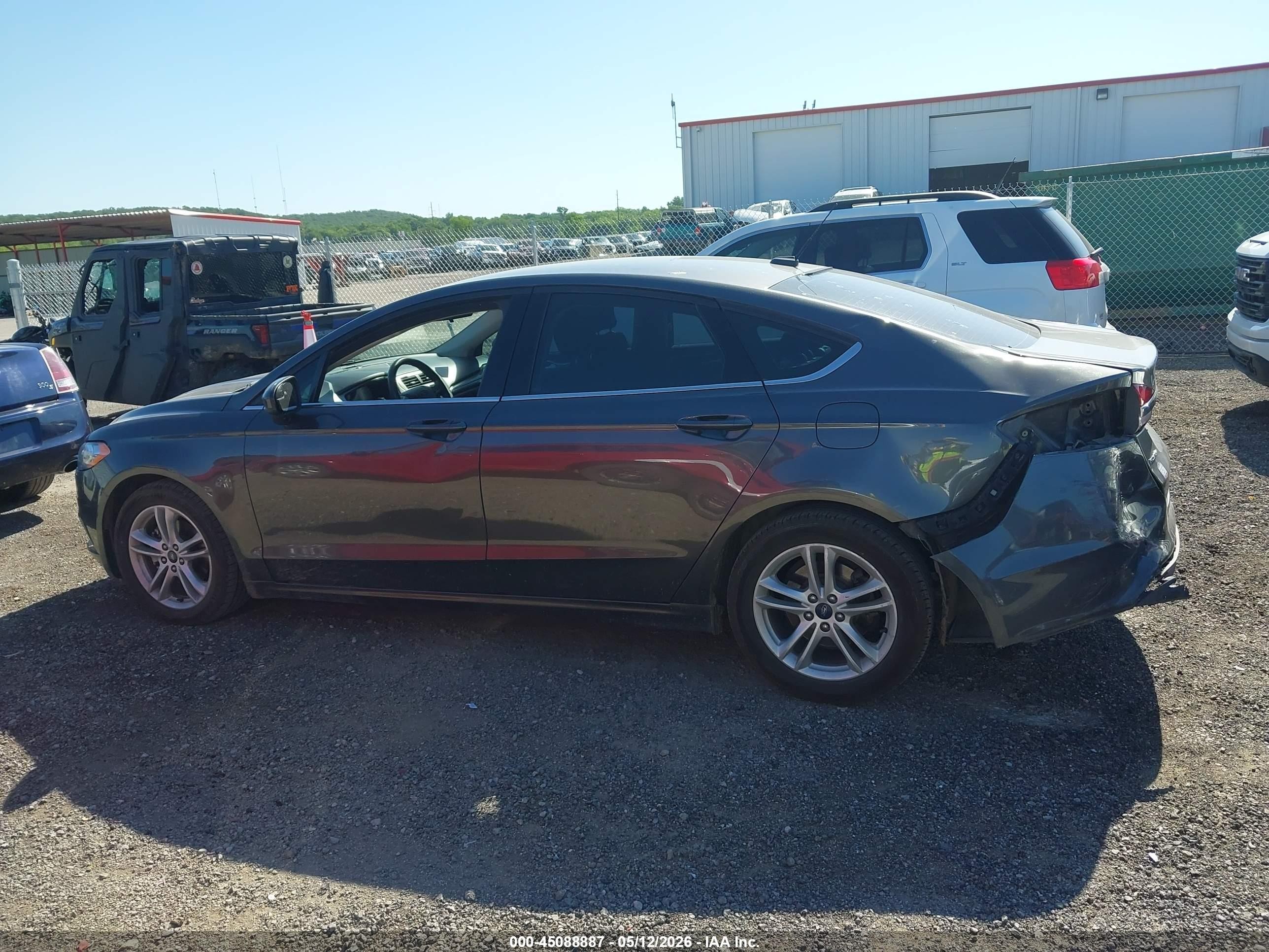 2018 Ford Fusion Se Gray vin: 3FA6P0H7XJR203573