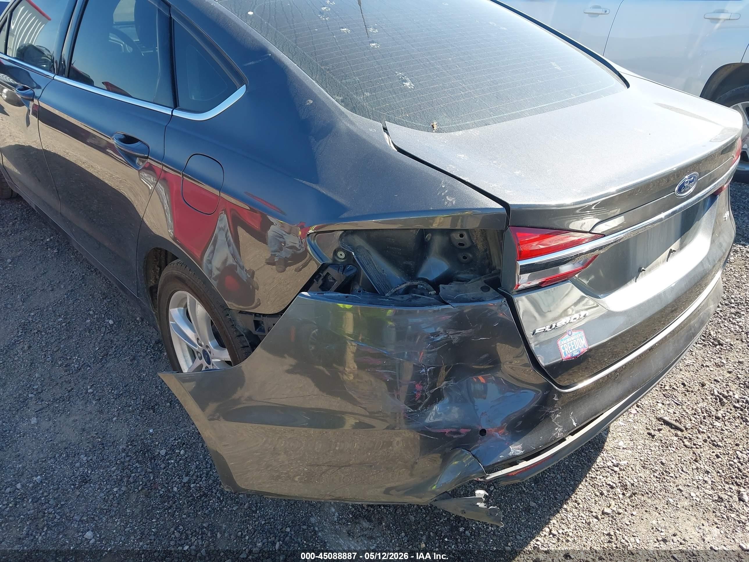 2018 Ford Fusion Se Gray vin: 3FA6P0H7XJR203573