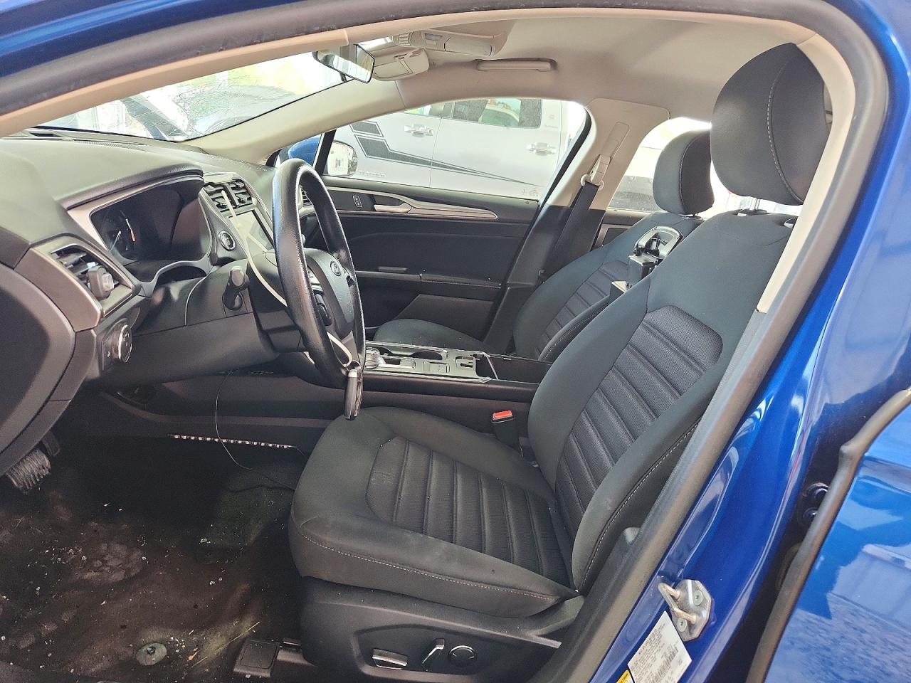 2018 Ford Fusion Se Blue vin: 3FA6P0H7XJR207445