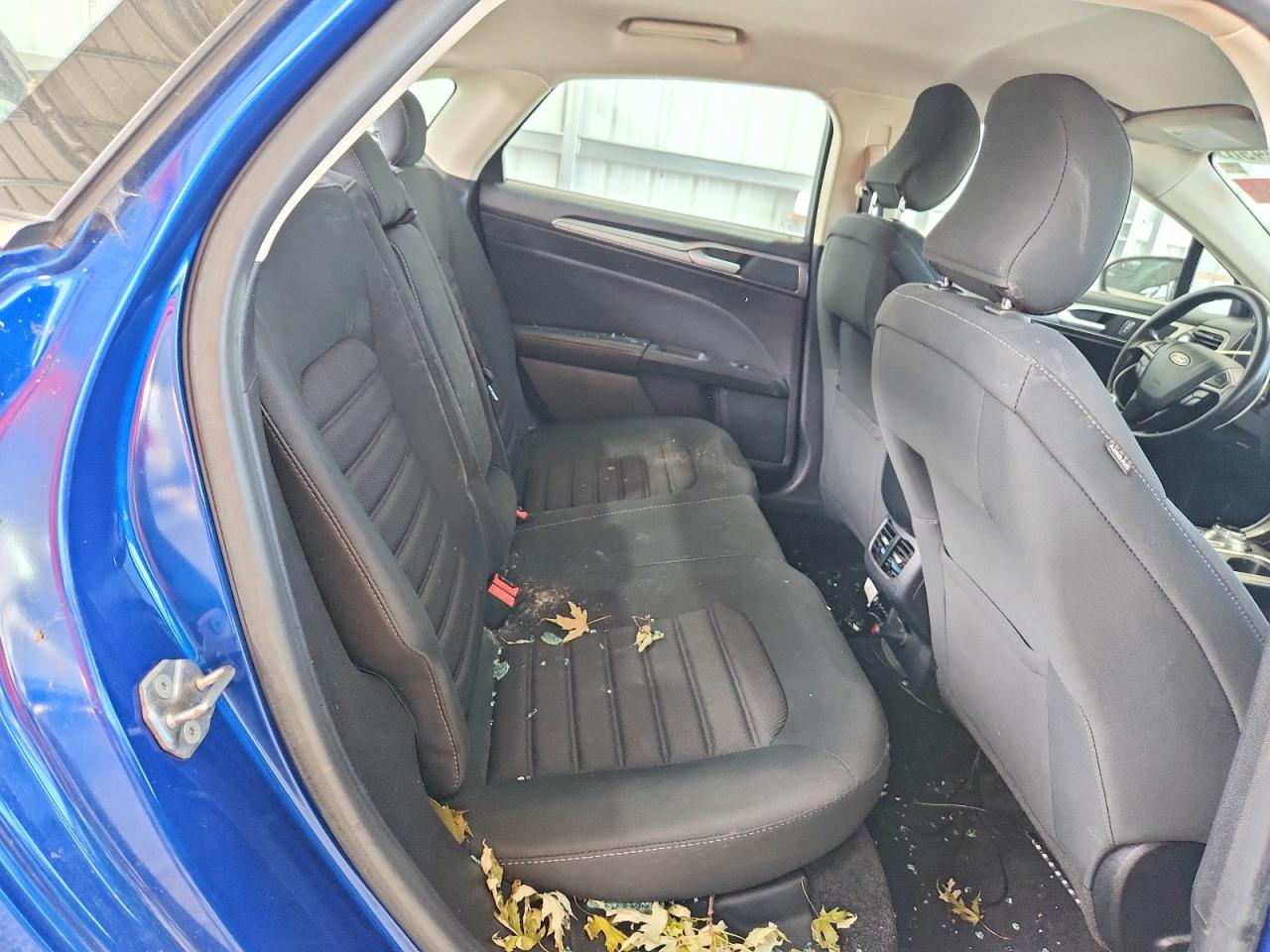 2018 Ford Fusion Se Blue vin: 3FA6P0H7XJR207445