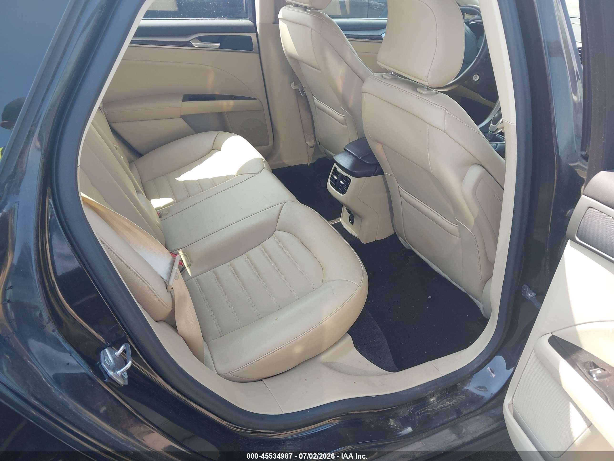 2015 Ford Fusion Se Черный vin: 3FA6P0H92FR231196