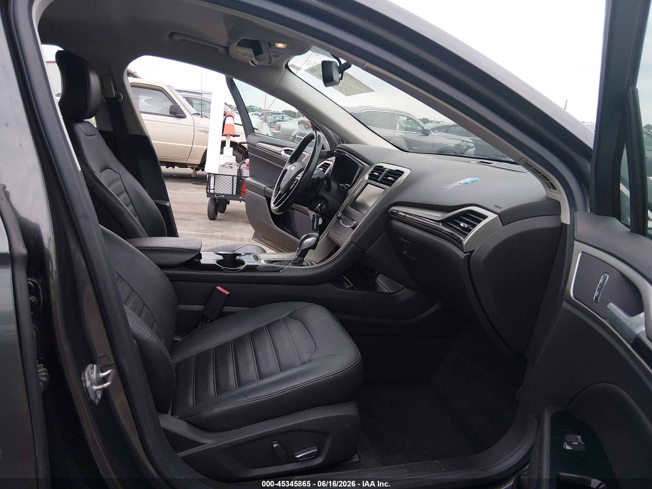 2015 Ford Fusion Se Серый vin: 3FA6P0H94FR231829