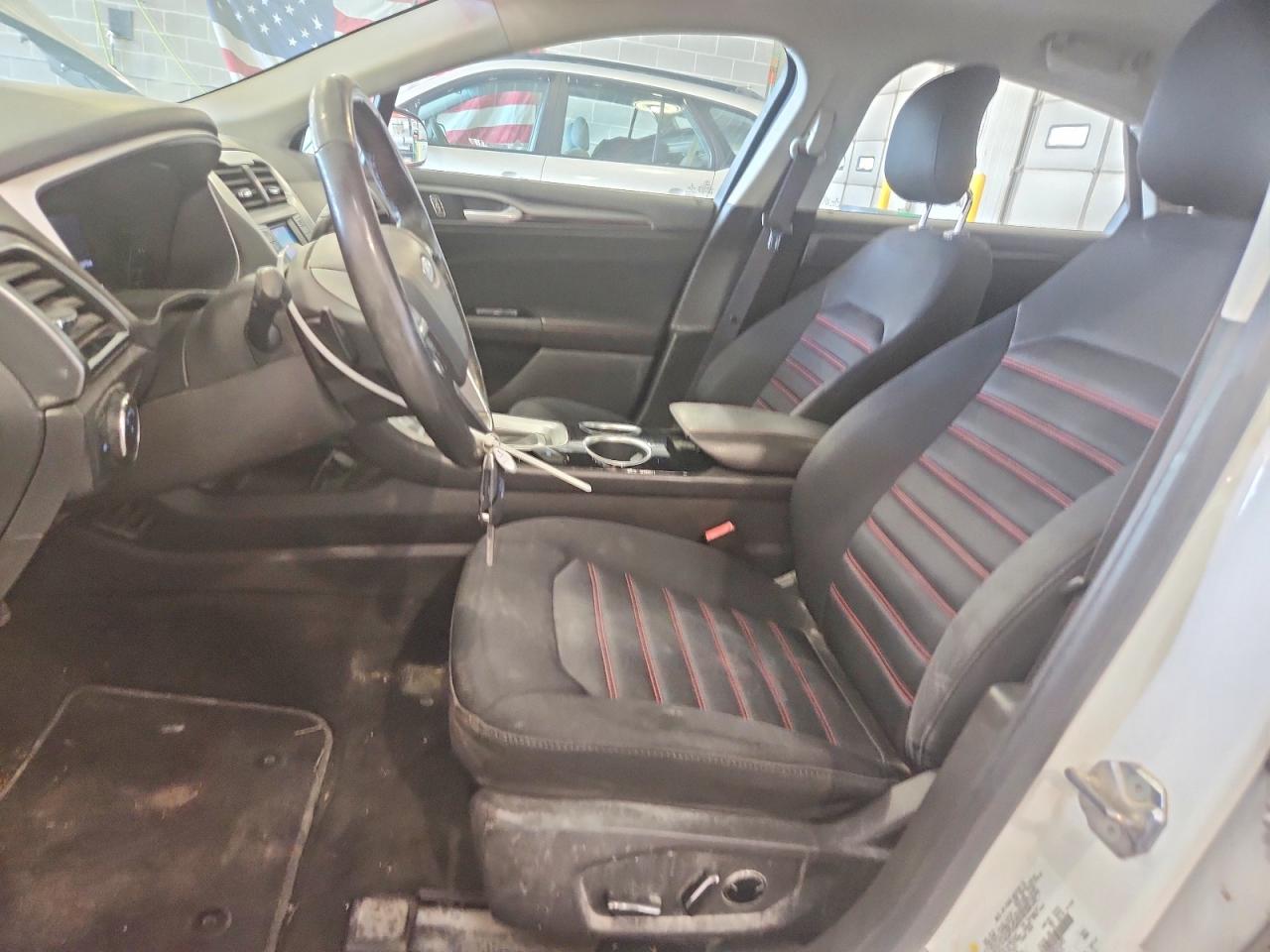 2013 Ford Fusion Se Белый vin: 3FA6P0H95DR143692