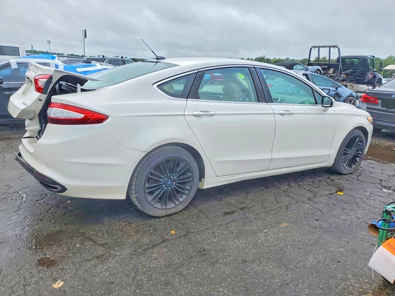 2014 Ford Fusion Se Белый vin: 3FA6P0H97ER206051