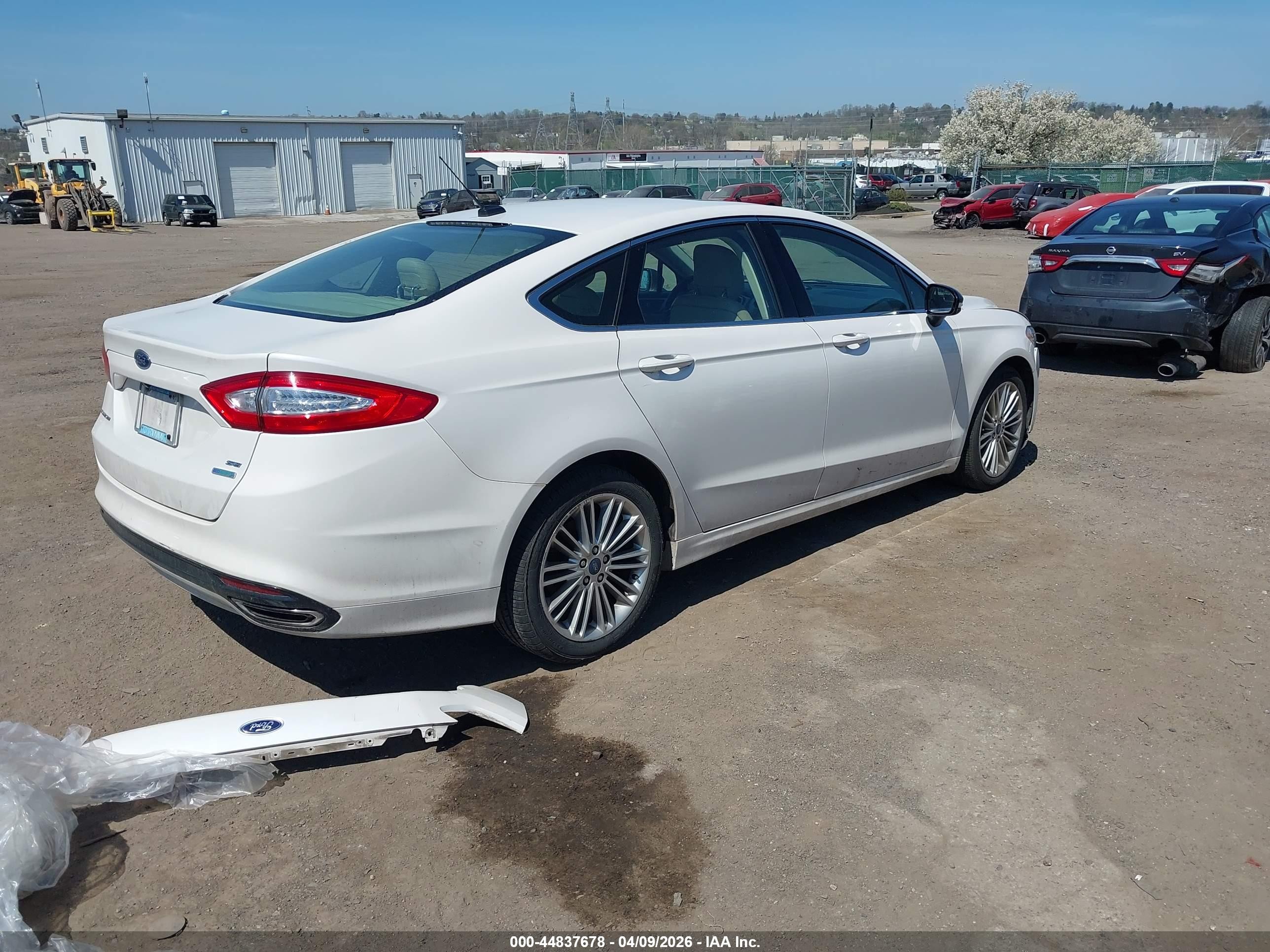 2014 Ford Fusion Se White vin: 3FA6P0H98ER109859