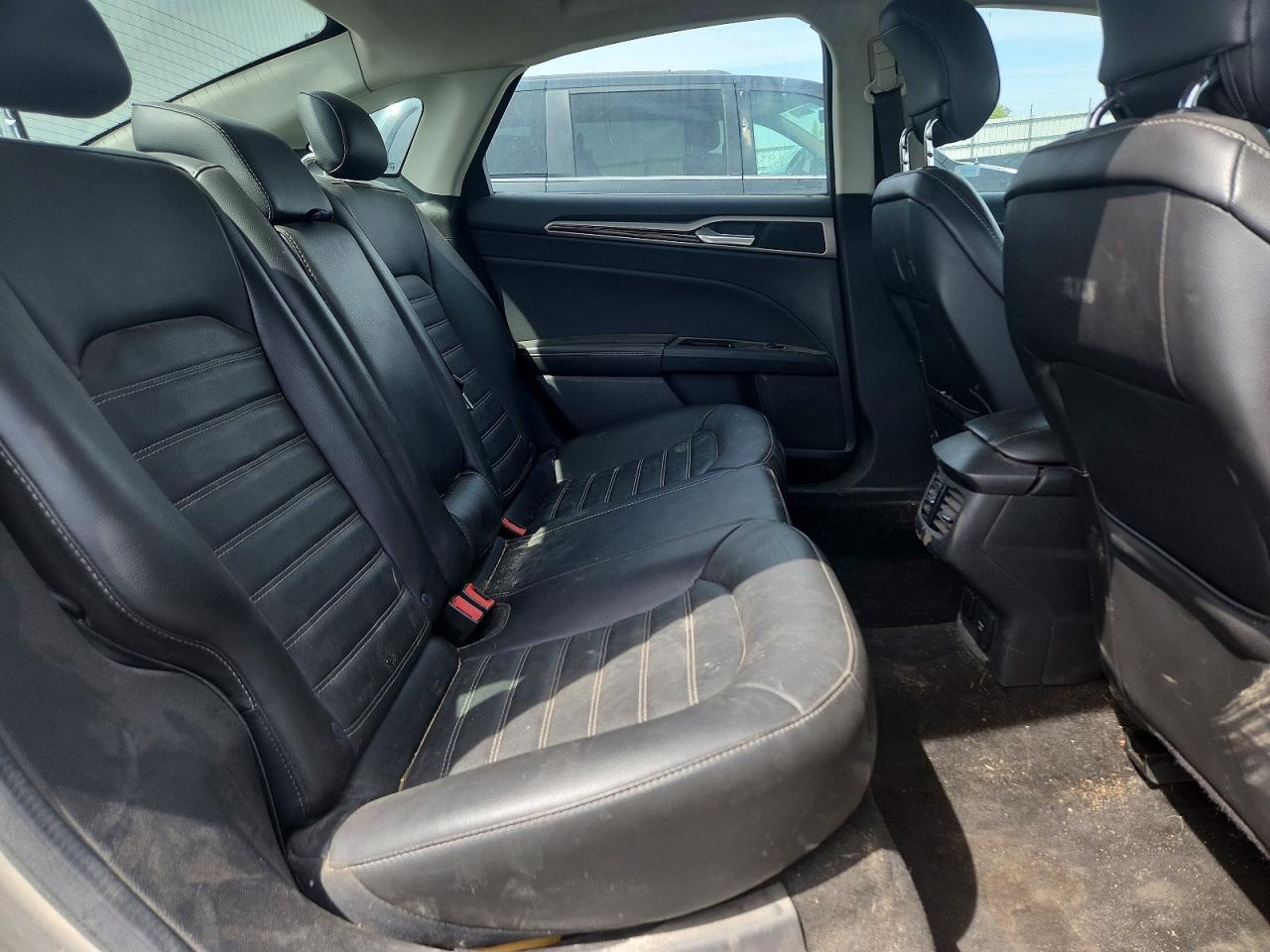 2015 Ford Fusion Se Кремовый vin: 3FA6P0H99FR107068