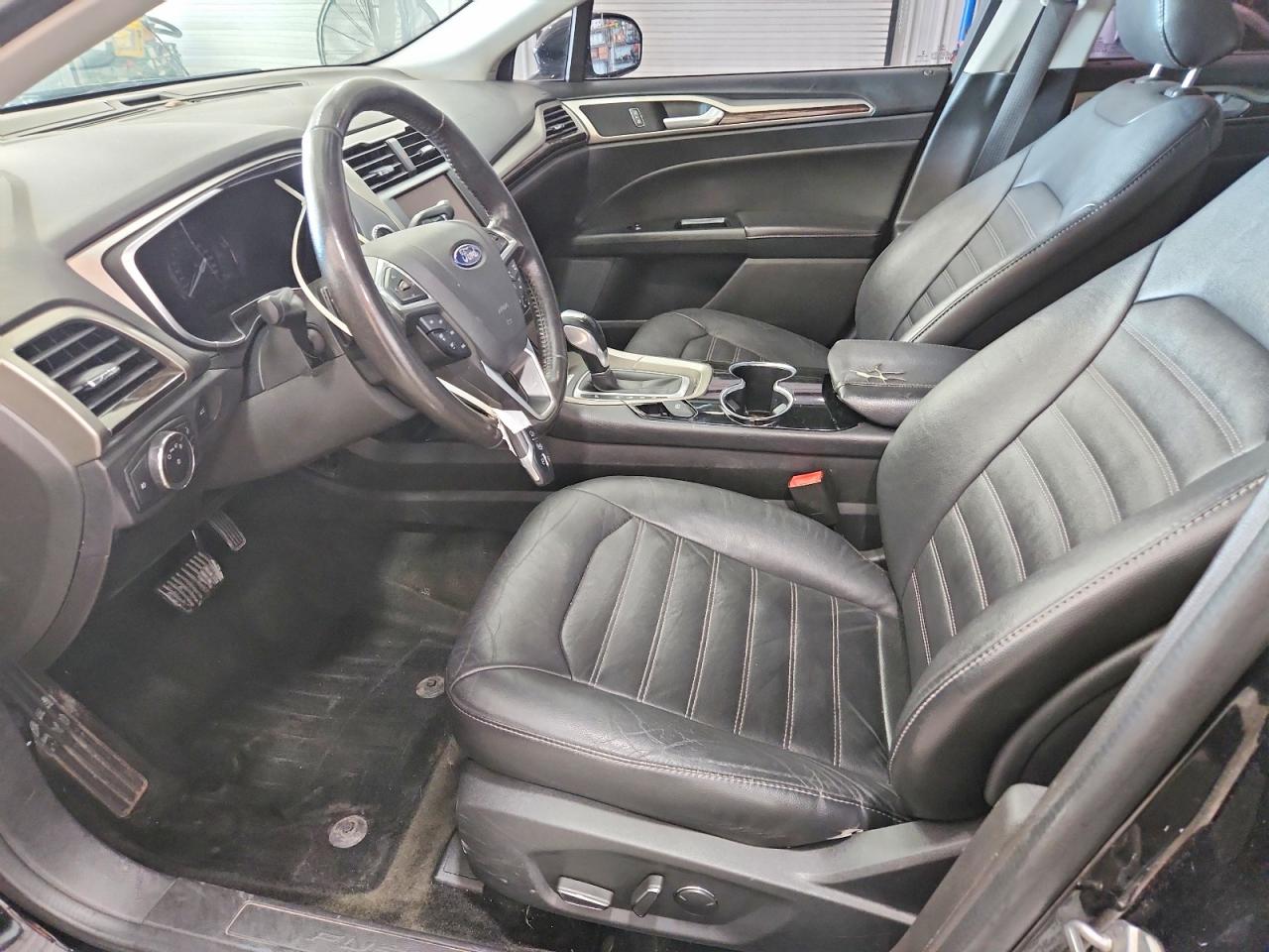 2016 Ford Fusion Se Black vin: 3FA6P0H99GR232931