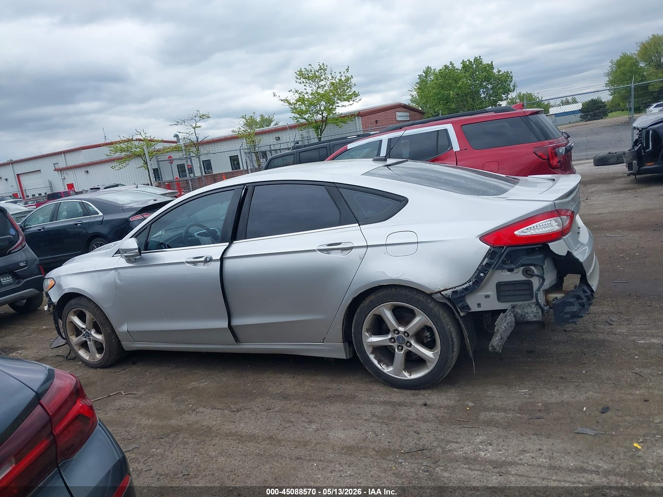 2013 Ford Fusion Se Silver vin: 3FA6P0H9XDR104399