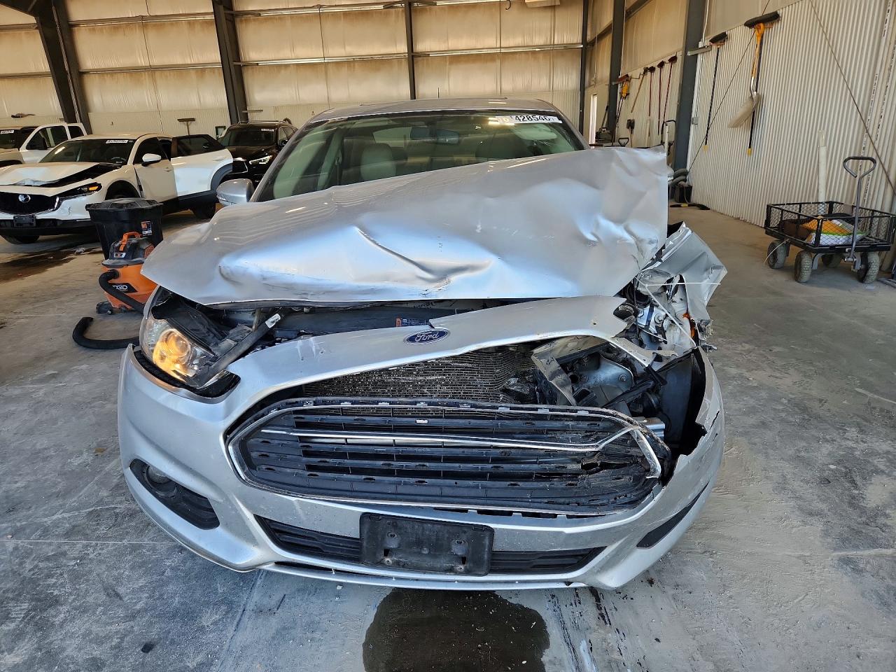 2014 Ford Fusion Se Silver vin: 3FA6P0H9XER271315