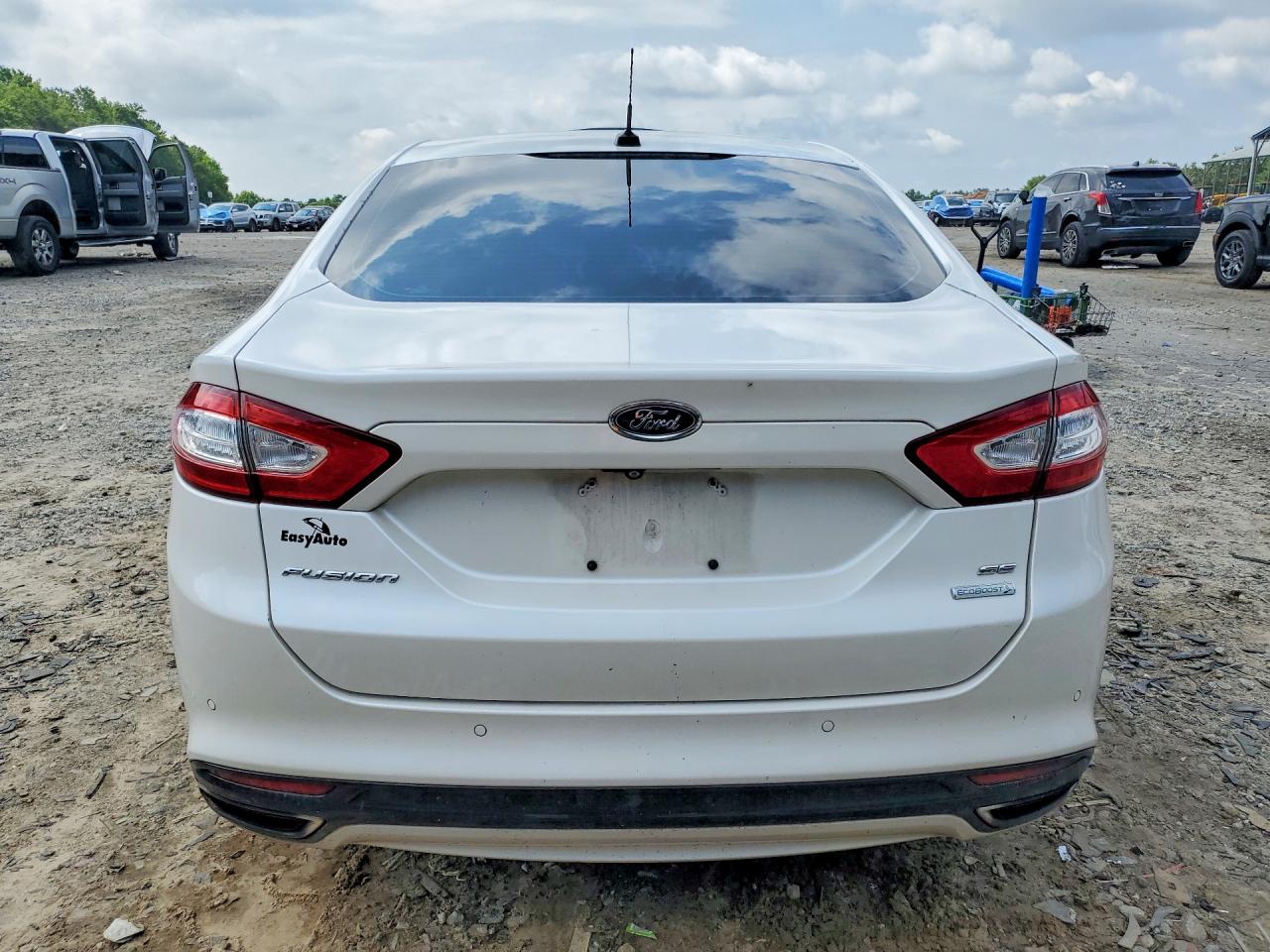 2015 Ford Fusion Se White vin: 3FA6P0H9XFR165934