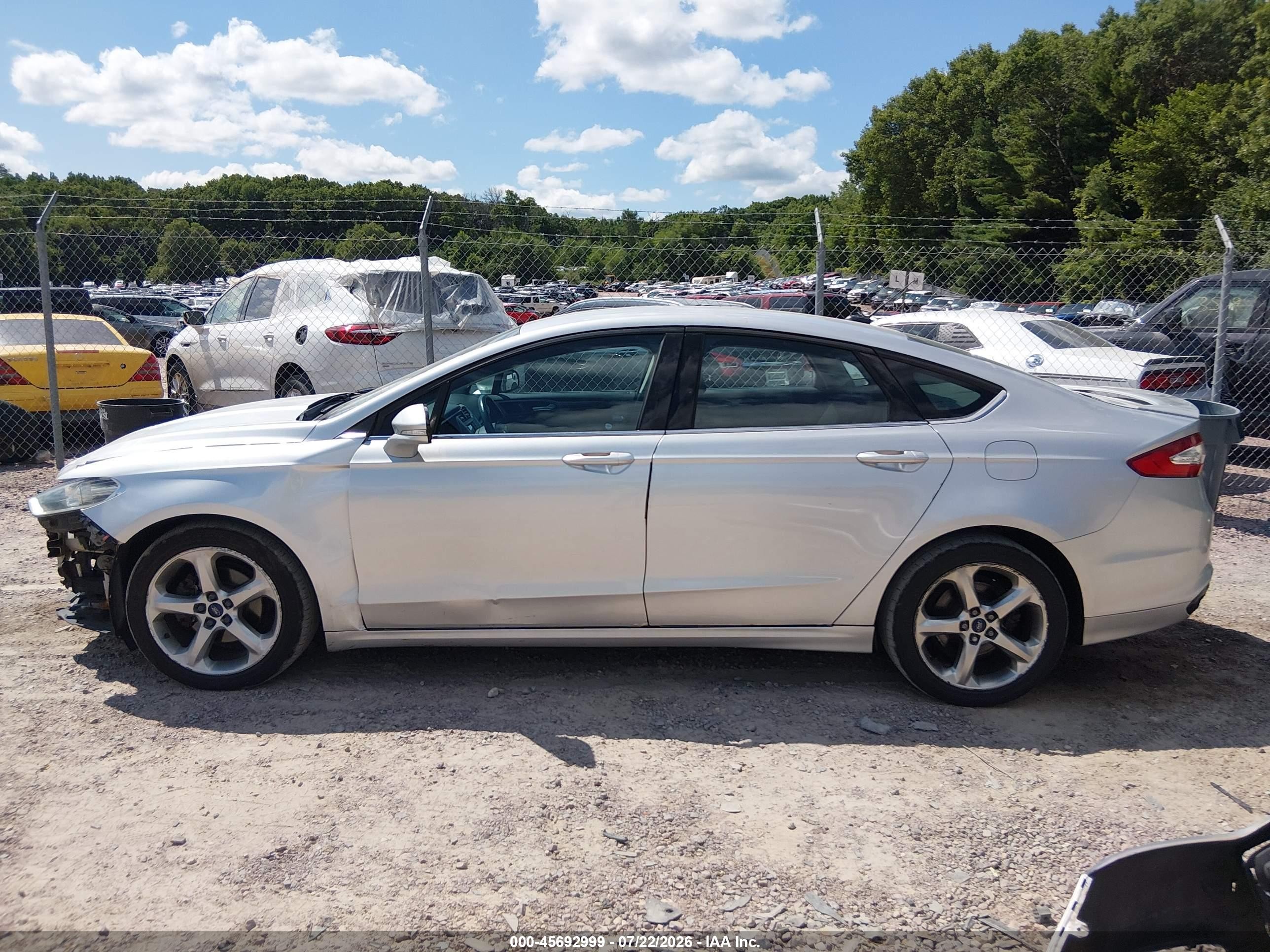 2015 Ford Fusion Se Серебряный vin: 3FA6P0H9XFR283496